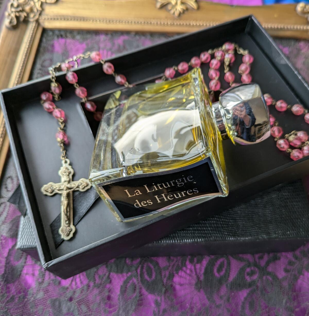 عطر ادکلن لا لیتورژی دس اور ژوووی پاریس - La Liturgie des Heures Jovoy Paris - بررسی، قیمت و خرید