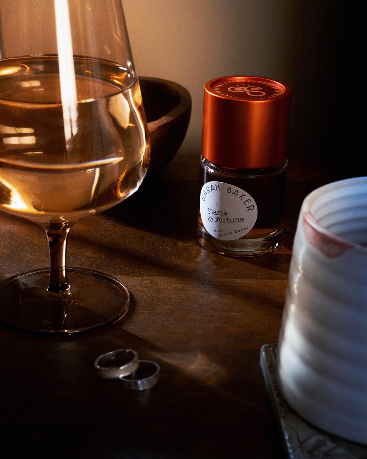 عطر ادکلن فلیم اند فورچون سارا بیکر پرفیومز - Flame & Fortune (2023) Sarah Baker Perfumes - بررسی، قیمت و خرید