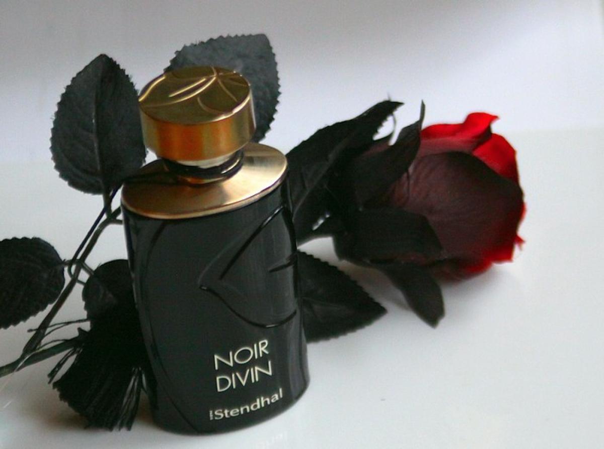 عطر ادکلن نوآر دیوین استندال - Noir Divin Stendhal - بررسی، قیمت و خرید