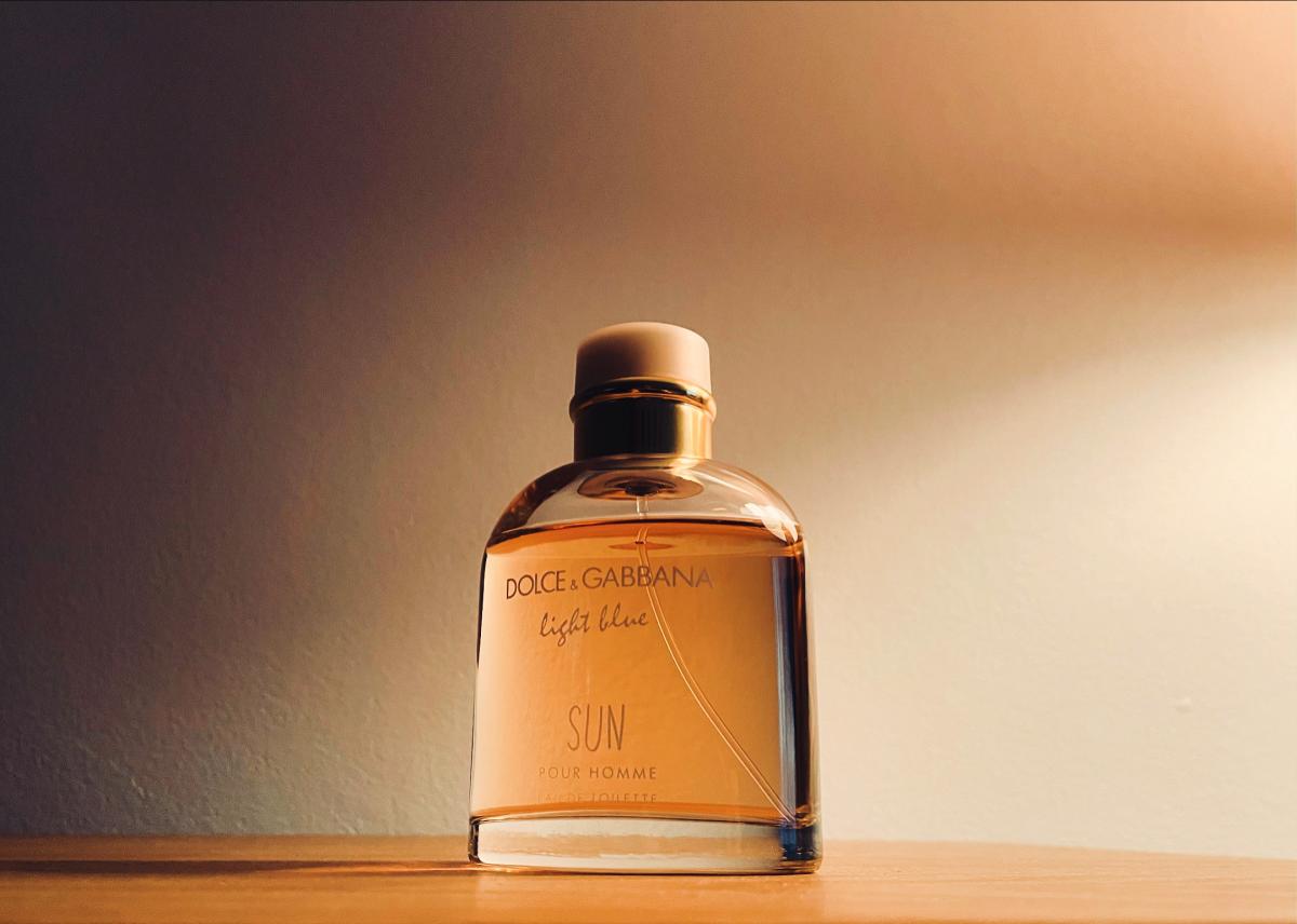 عطر ادکلن لایت بلو سان پور هوم دولچه گابانا - Light Blue Sun Pour Homme Dolce&Gabbana - بررسی، قیمت و خرید