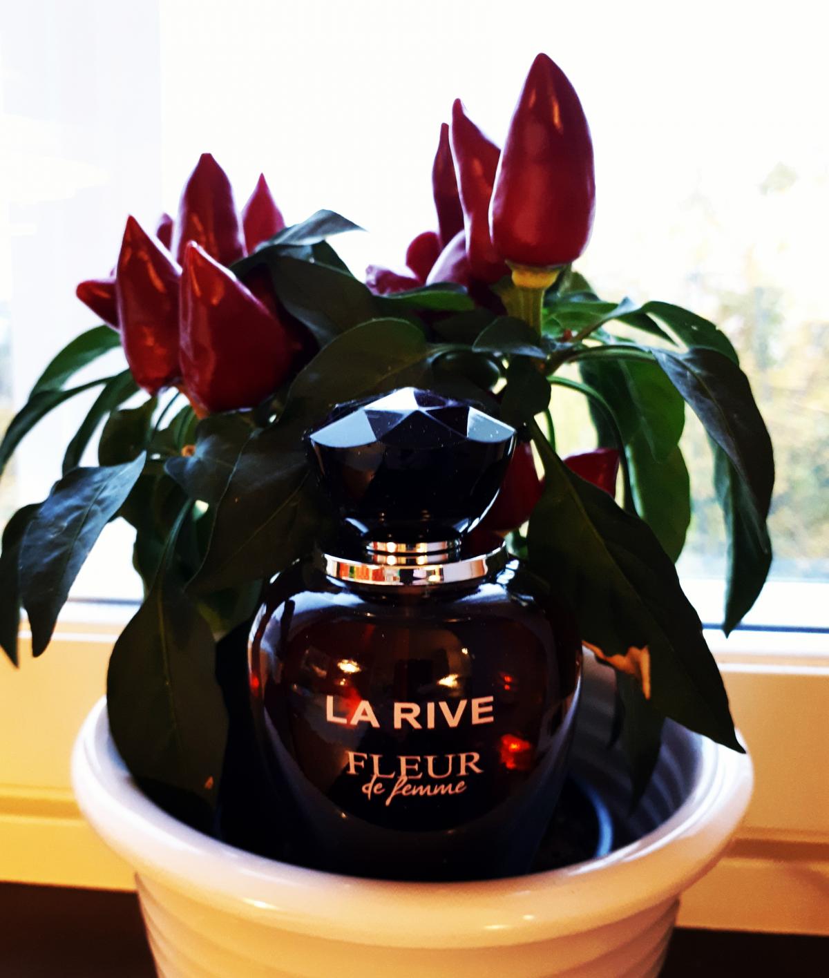 عطر ادکلن فلور د فم لاریو - Fleur de Femme La Rive - بررسی، قیمت و خرید