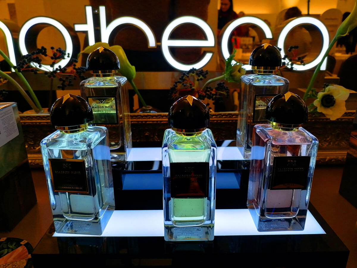 عطر ادکلن آلتر اگو هفتصد و هشتاد و شش میزون نوآر - Alter Ego 786 Maison Noir - بررسی، قیمت و خرید