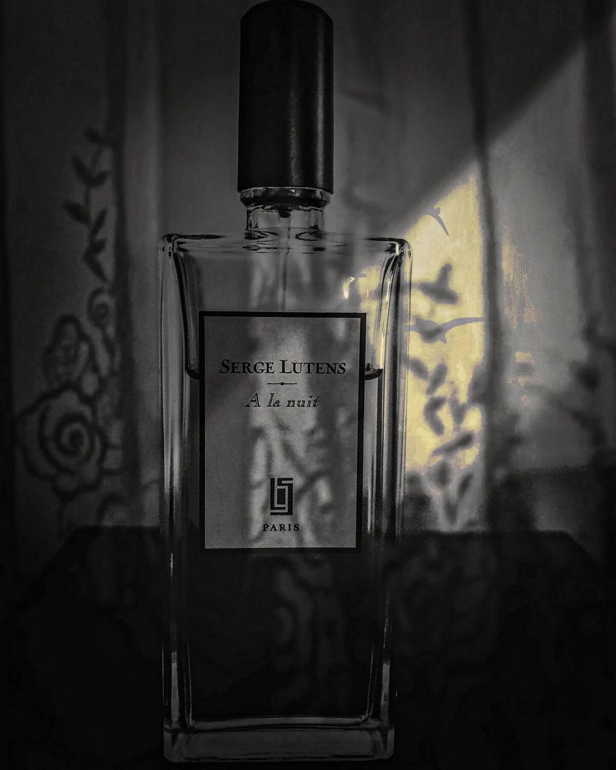 عطر ادکلن آ لَ نویی سرژ لوتنس - A La Nuit Serge Lutens - بررسی، قیمت و خرید