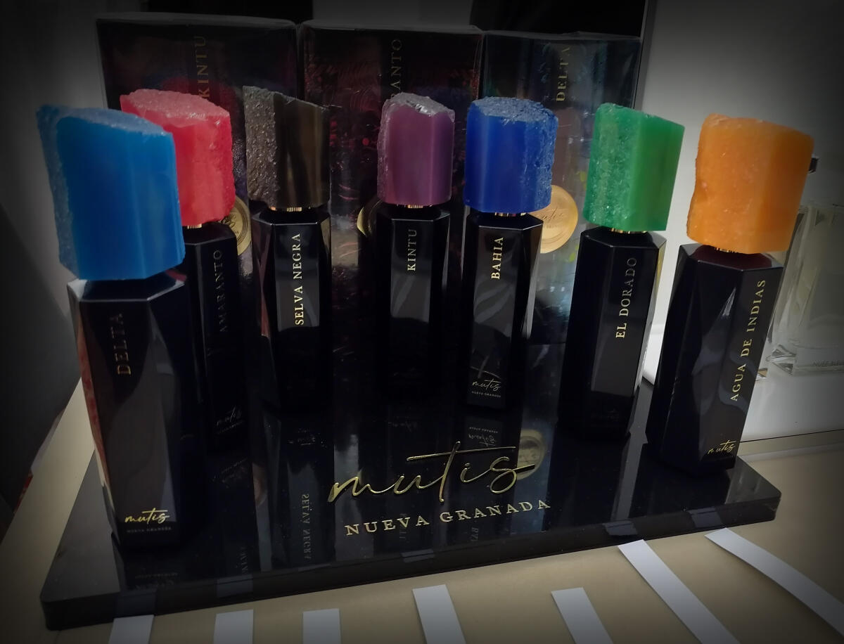 عطر ادکلن سلوا نگرا موتیس نوئبا گرانادا - Selva Negra Mutis Nueva Granada - بررسی، قیمت و خرید