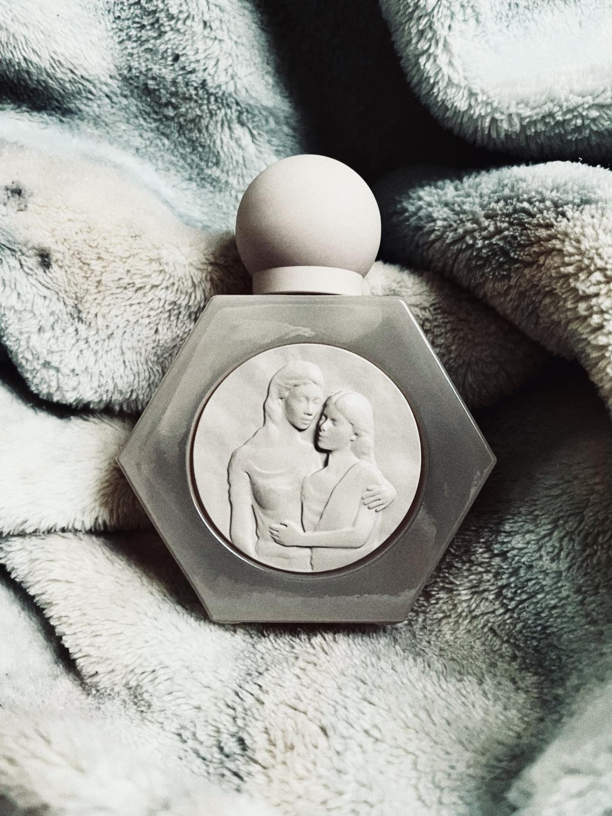 عطر ادکلن ک-کا-دابلیو اکس کریس کی‌کی‌دبلیو فرگرنس - KKW x Kris KKW Fragrance - بررسی، قیمت و خرید