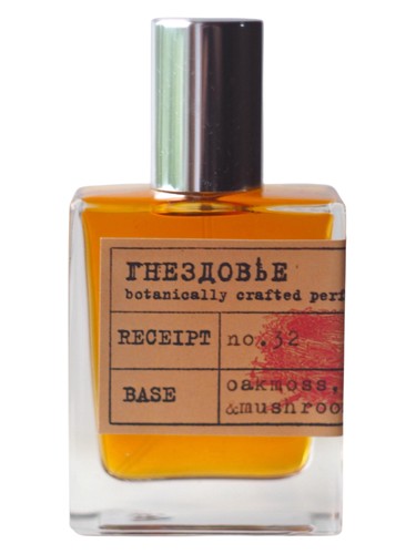 عطر ادکلن نمبر سی و دو پاروس ماژور گنزدویه پارفومری - No.32 Parus Major Gnezdovje Parfumerie - بررسی، قیمت و خرید