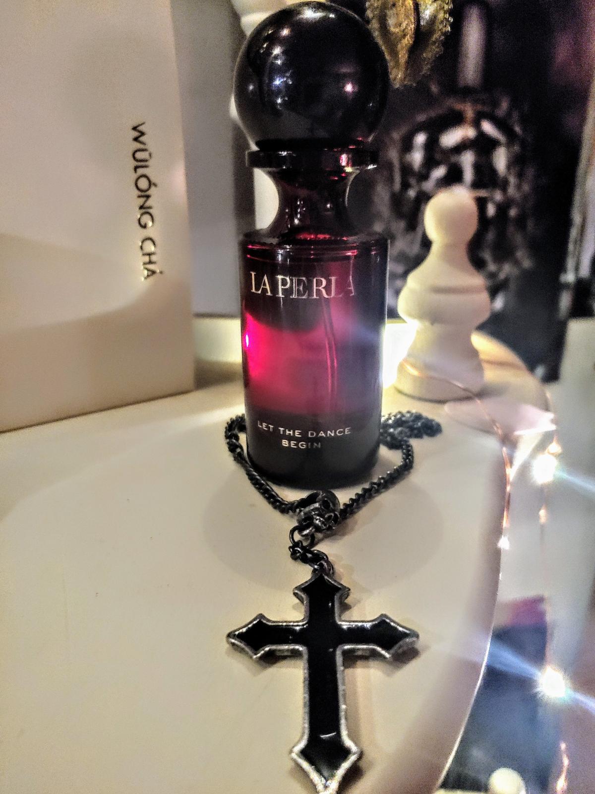 عطر ادکلن لت د دنس بگین لا پرلا - Let The Dance Begin La Perla - بررسی، قیمت و خرید