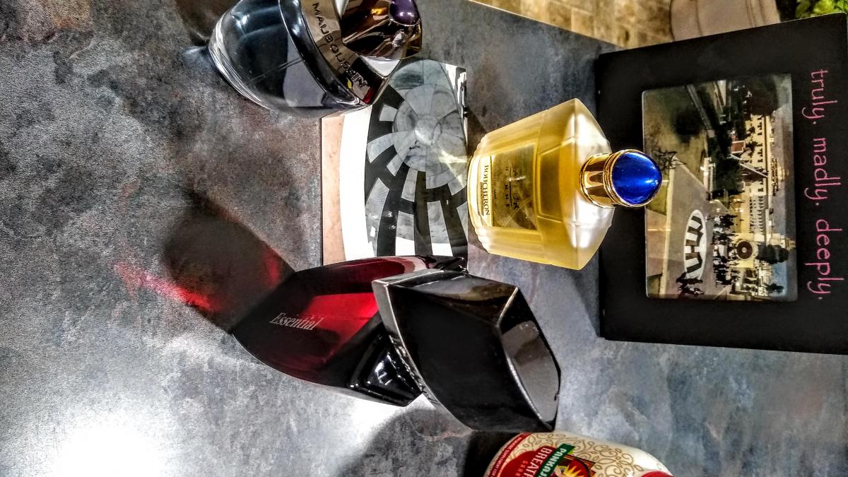 عطر ادکلن لومانی اسنشیال لومانی - Lomani Essential Lomani - بررسی، قیمت و خرید