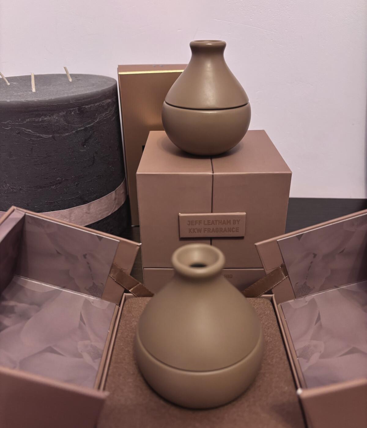 عطر ادکلن کارامل ارکید کی کی دبلیو فروگرنس - Caramel Orchid KKW Fragrance - بررسی، قیمت و خرید