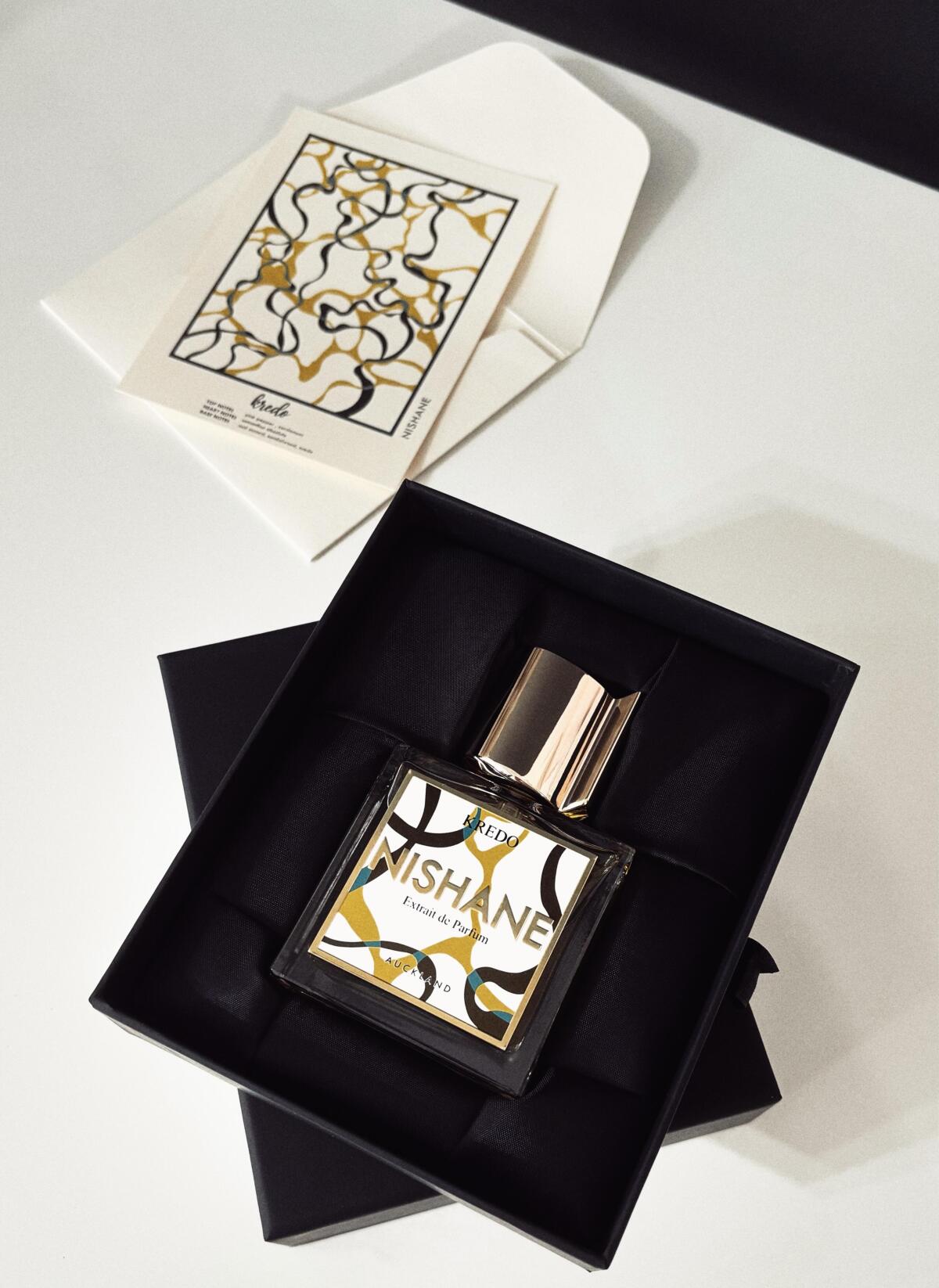 عطر ادکلن کِرِدو نیشانه - Kredo Nishane - بررسی، قیمت و خرید