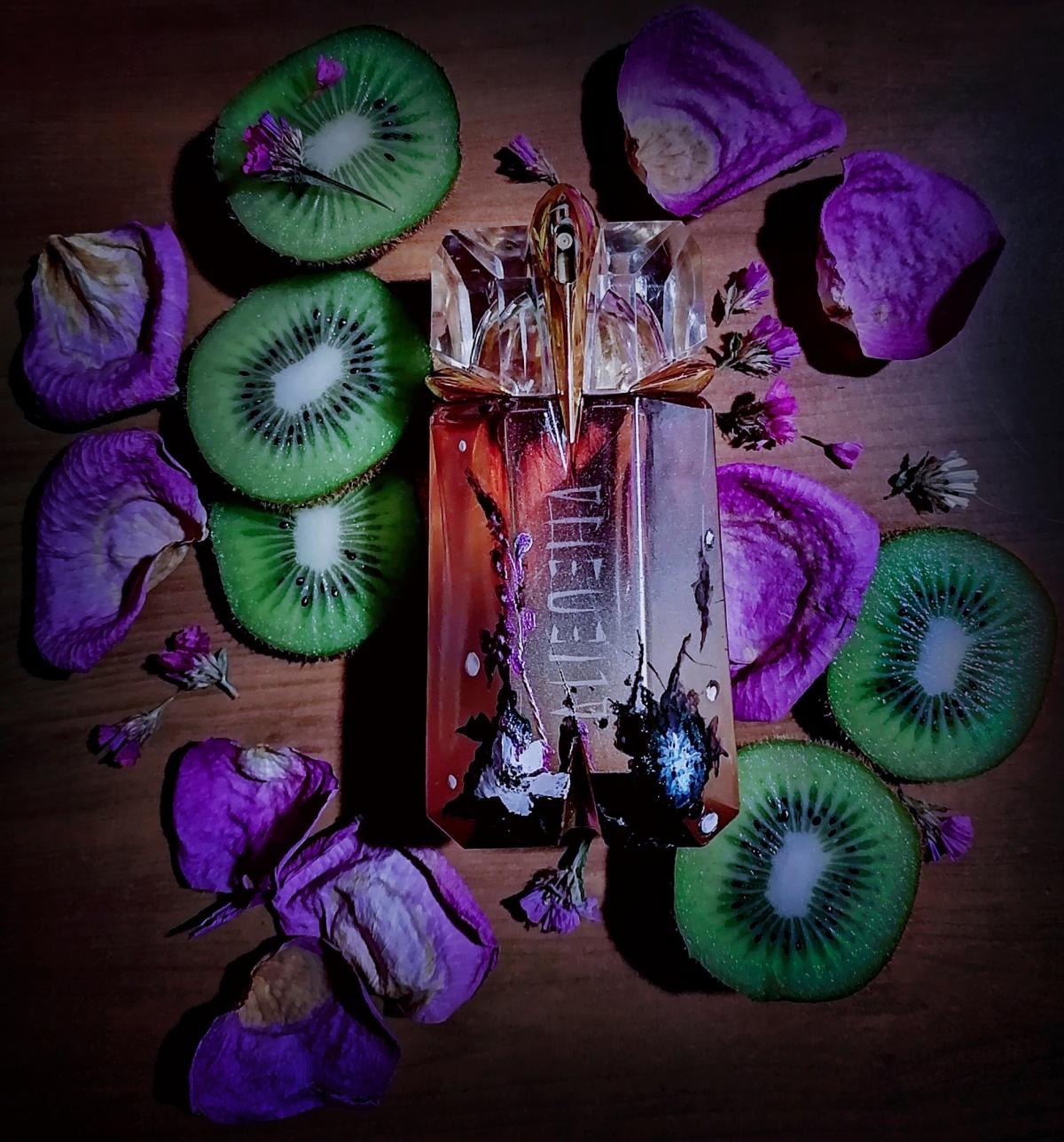 عطر ادکلن الین سانسنس ادیشن لیمیتد ۲۰۱۱ اور دامبر موگلر - Alien Sunessence Edition Limitee 2011 Or d'Ambre Mugler - بررسی، قیمت و خرید