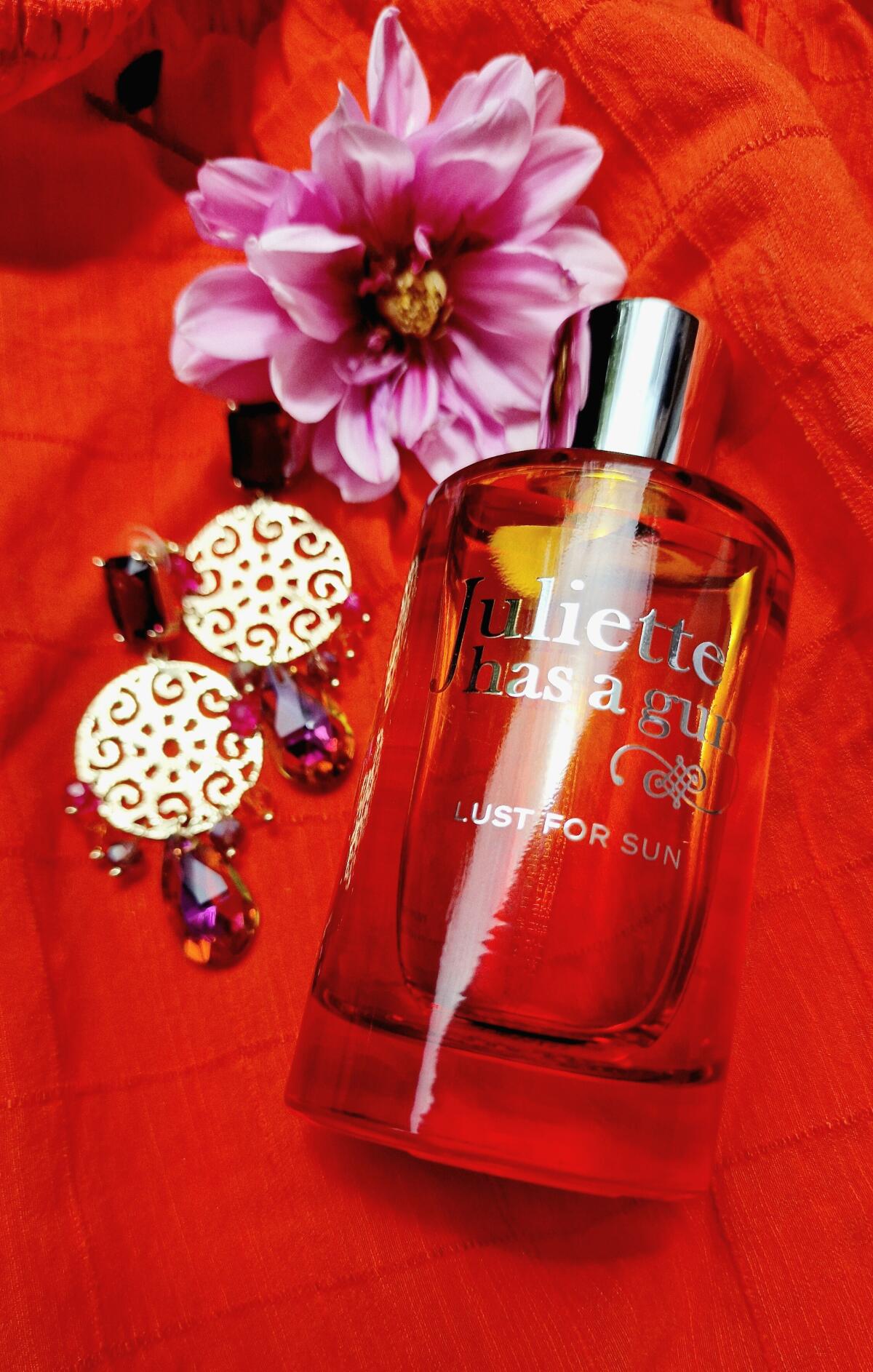 عطر ادکلن لست فور سان ژولیت هز ا گان - Lust for Sun Juliette Has A Gun - بررسی، قیمت و خرید