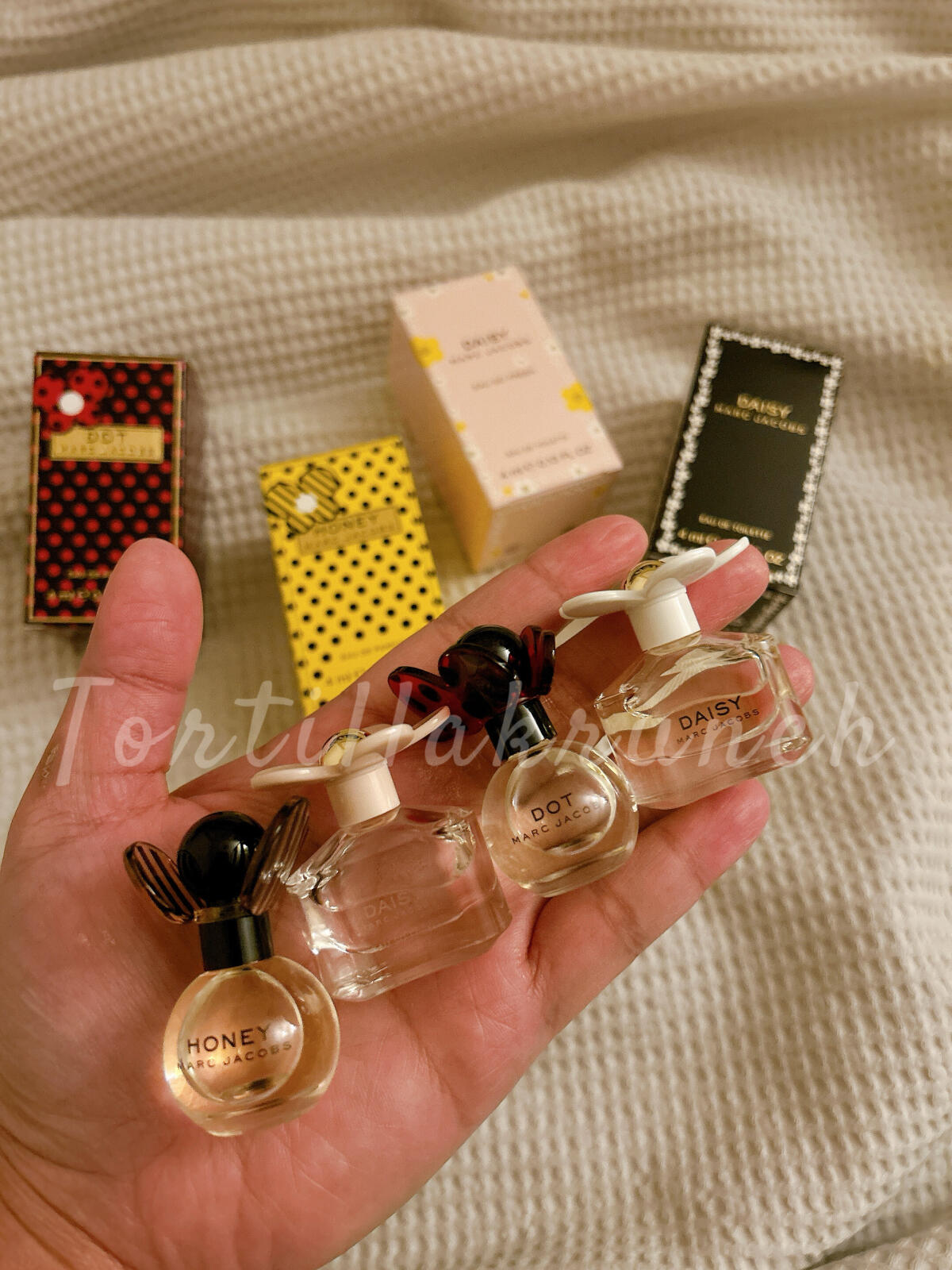 عطر ادکلن دات مارک جیکوبز - Dot Marc Jacobs - بررسی، قیمت و خرید