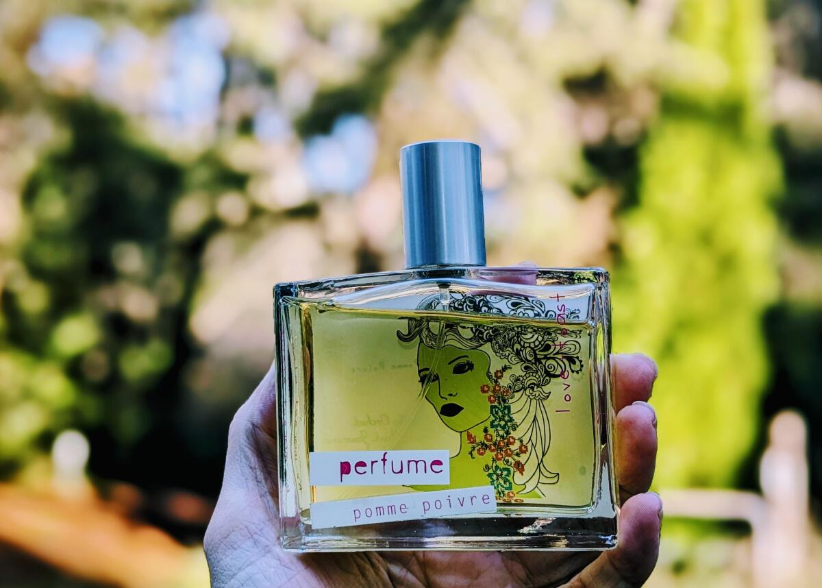 عطر ادکلن پوم پوآور لاو اند تُست - Pomme Poivre Love & Toast - بررسی، قیمت و خرید