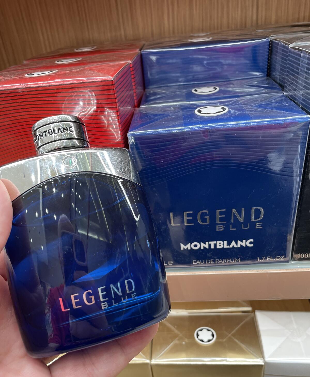 عطر ادکلن لجند بلو مونبلانک - Legend Blue Montblanc - بررسی، قیمت و خرید