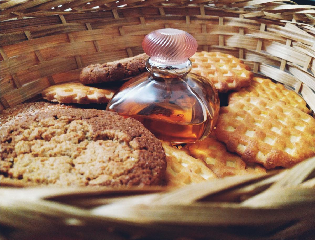 عطر ادکلن فلیسیتی اریفلیم - Felicity Oriflame - بررسی، قیمت و خرید