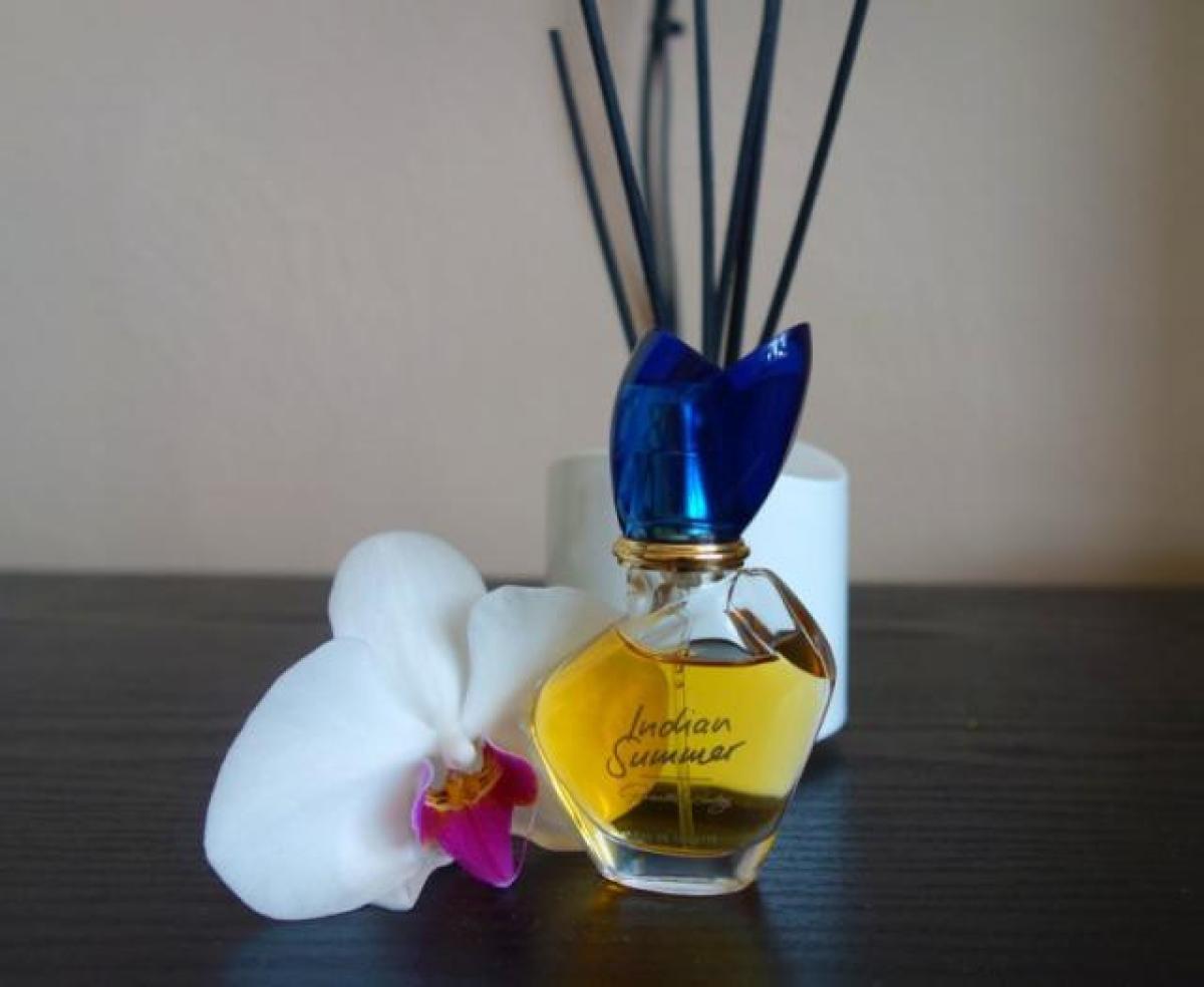 عطر ادکلن ایندیَن سامر پریسیلا پرسلی - Indian Summer Priscilla Presley - بررسی، قیمت و خرید