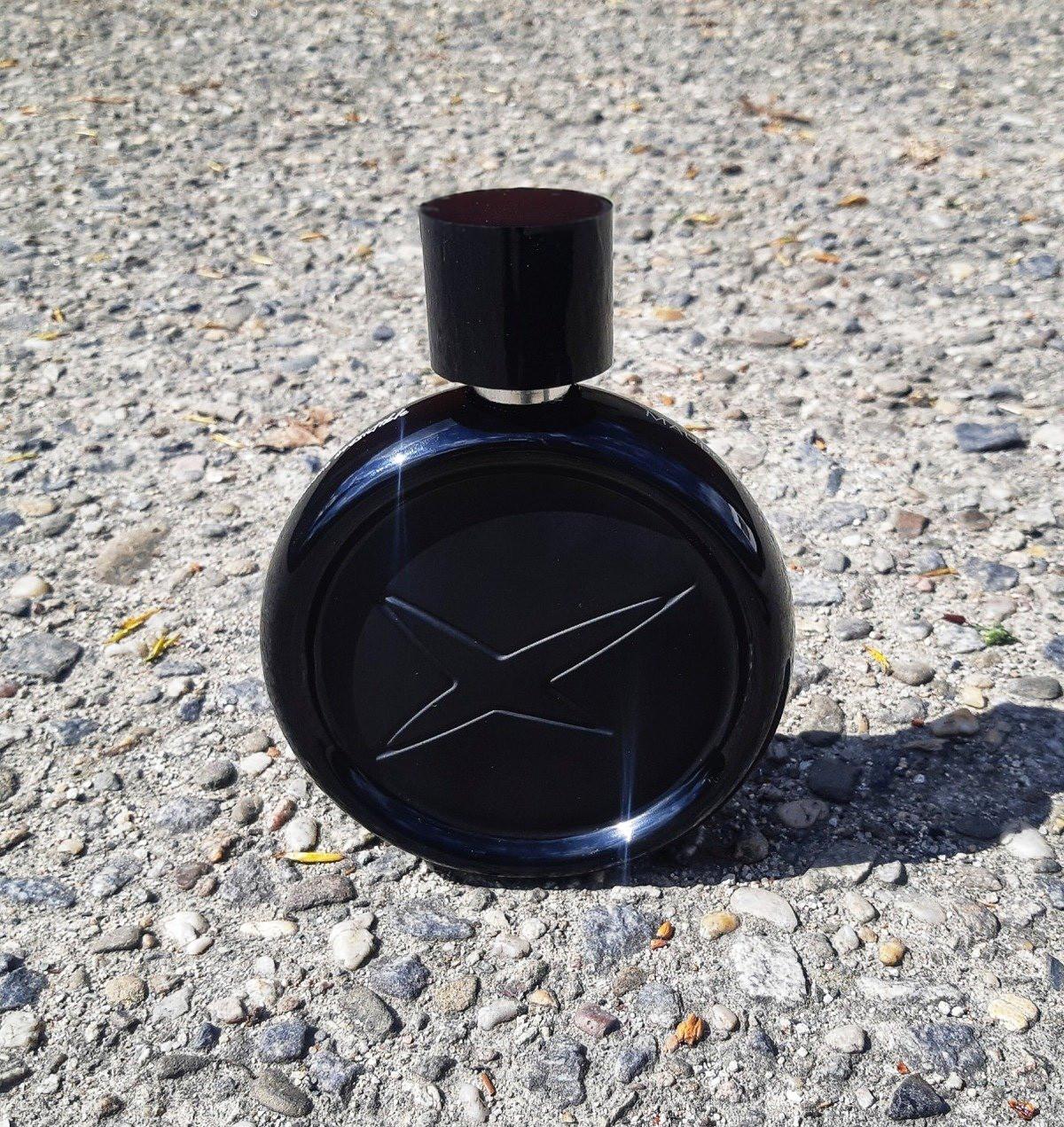 عطر ادکلن اون ایستوار دو هوم ایرزیستیب‌ل ماوبوسین - Une Histoire d'Homme Irrésistible Mauboussin - بررسی، قیمت و خرید