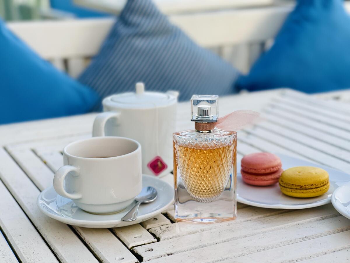 عطر ادکلن لا وی است بل له اکلت له او دو توالت لانکوم - La Vie est Belle L'Éclat L'Eau de Toilette Lancôme - بررسی، قیمت و خرید