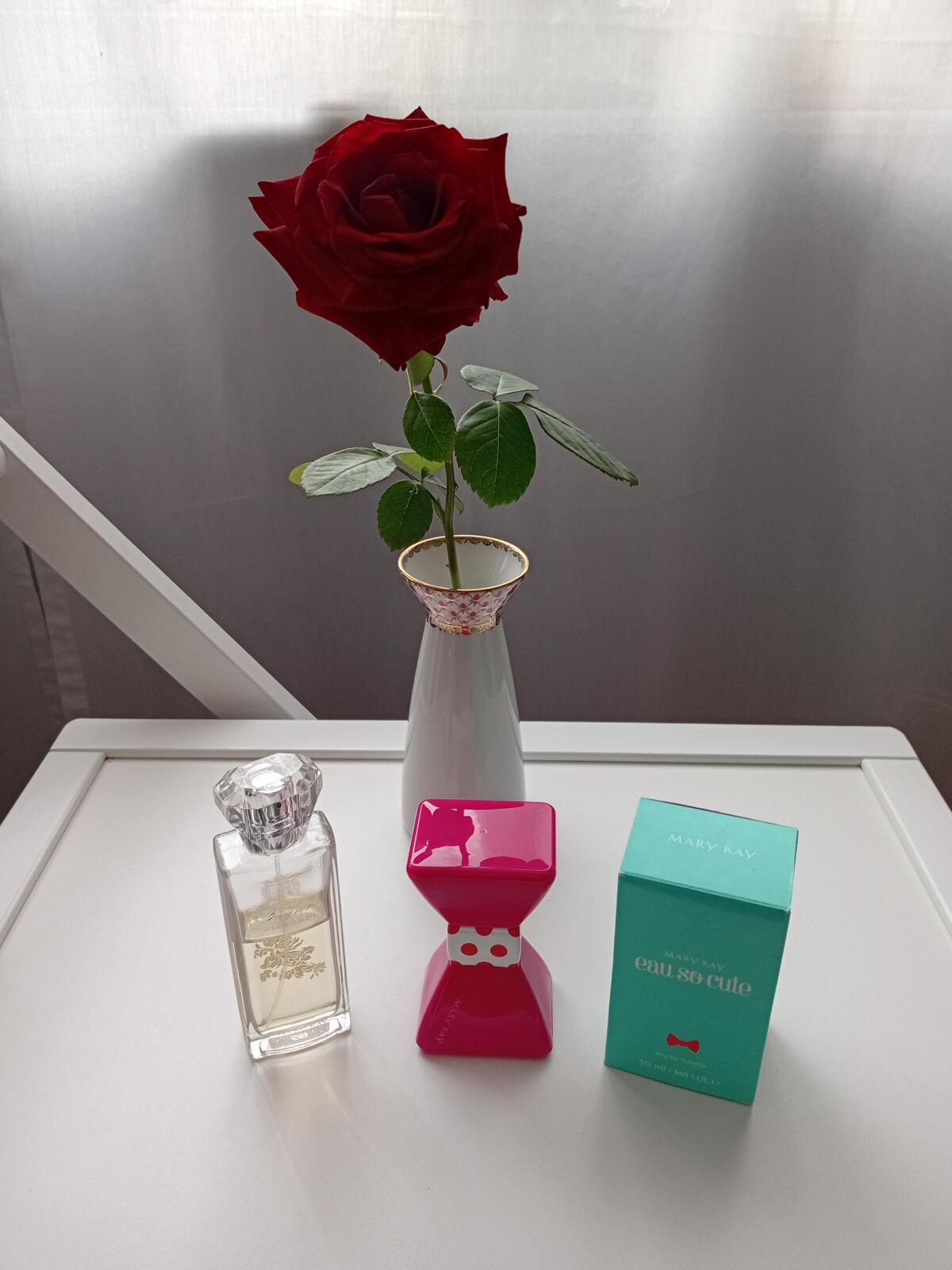 عطر ادکلن کِلِوِر مری کی - Clever Mary Kay - بررسی، قیمت و خرید