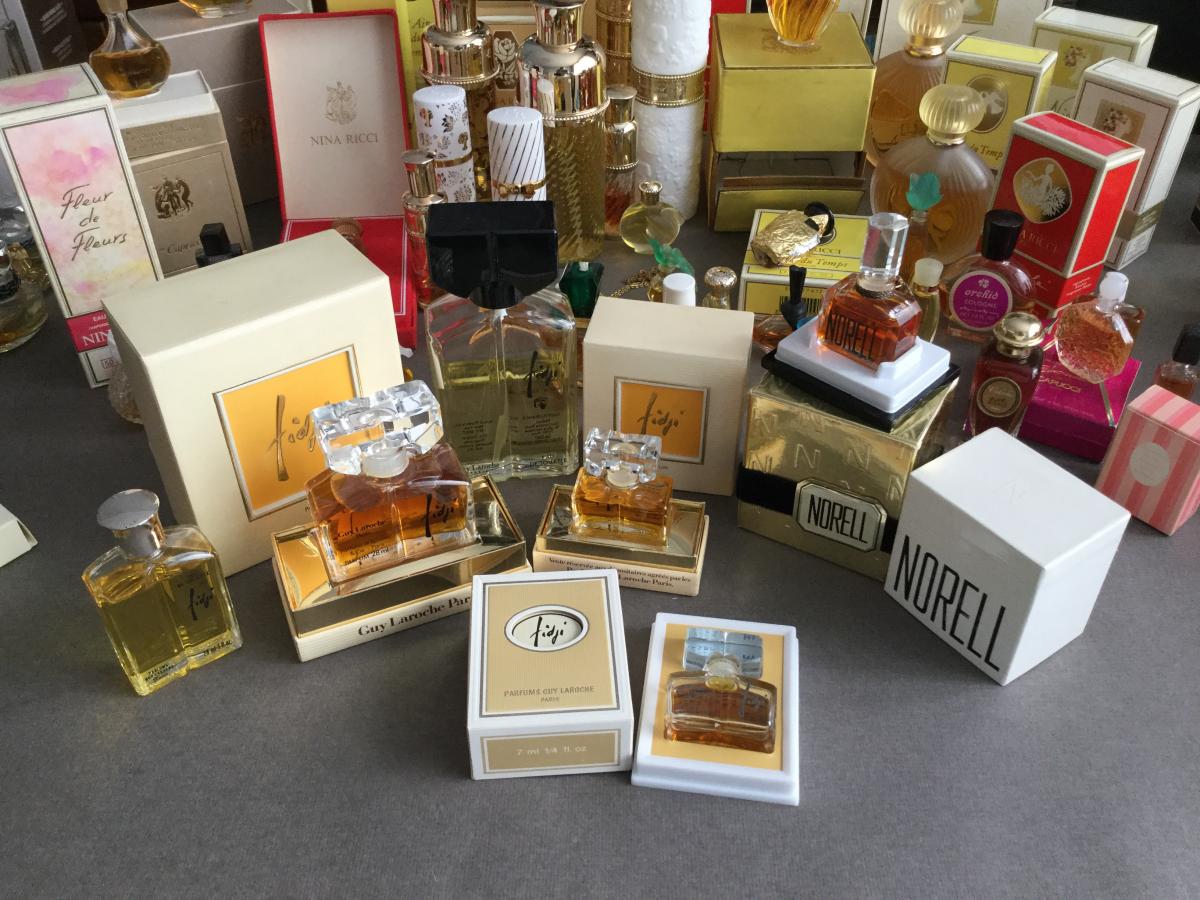 عطر ادکلن هورا اینتیما جولی بورک پرفیومز - Hora Íntima Julie Burk Perfumes - بررسی، قیمت و خرید