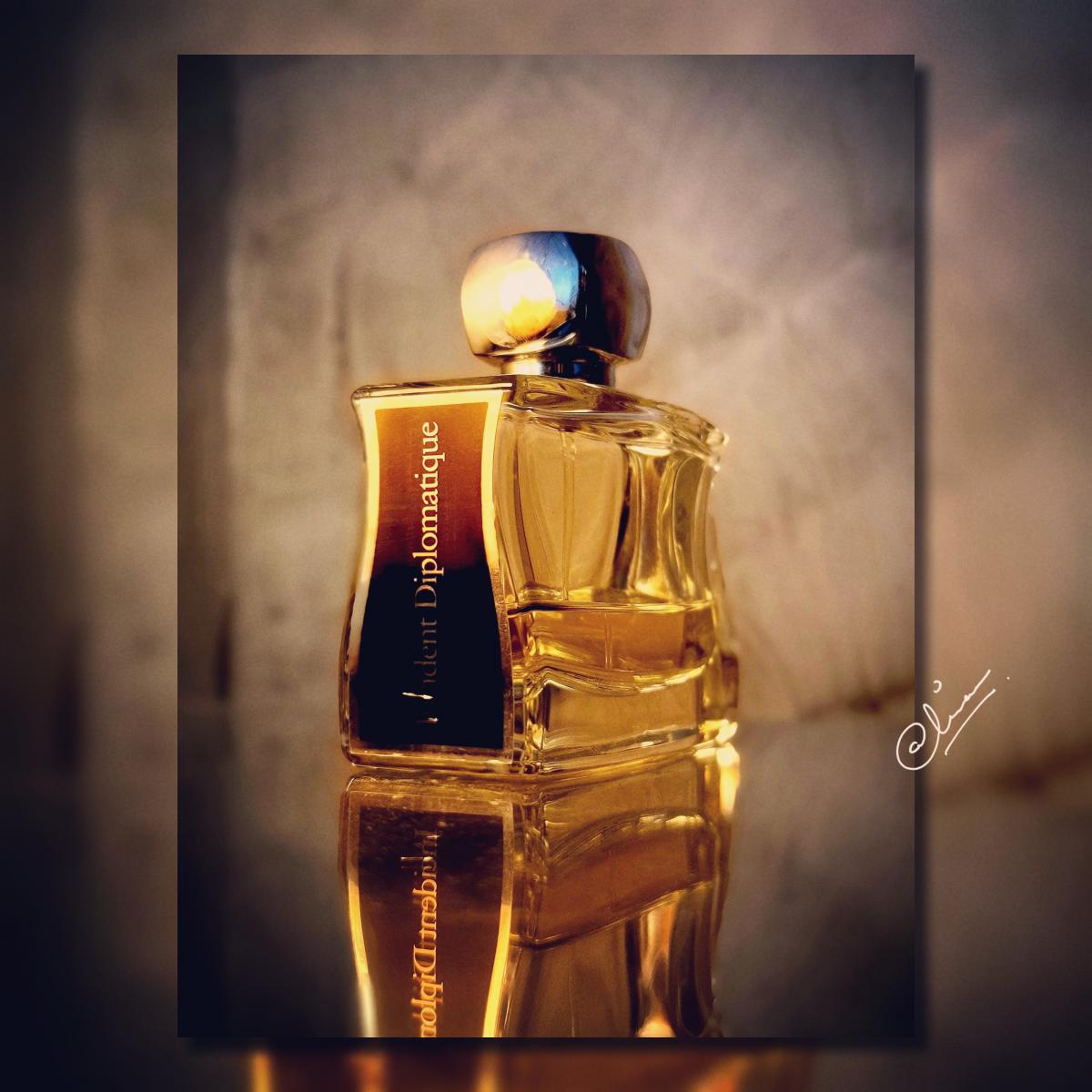 عطر ادکلن اینسی‌دنت دیپلماتیک ژووی پاریس - Incident Diplomatique Jovoy Paris - بررسی، قیمت و خرید