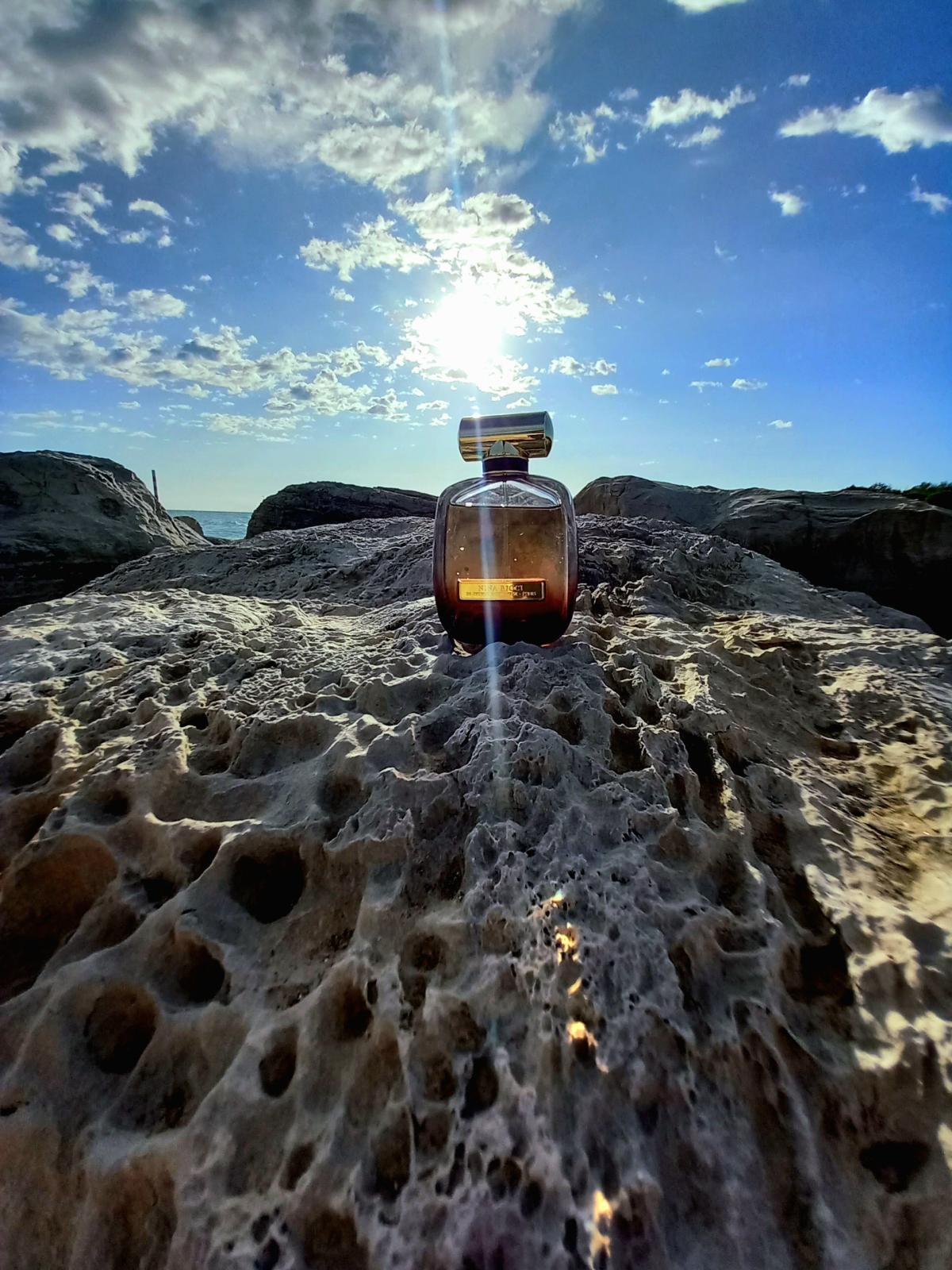 عطر ادکلن لِکس‌تاس نینا ریچی - L’Extase Nina Ricci - بررسی، قیمت و خرید