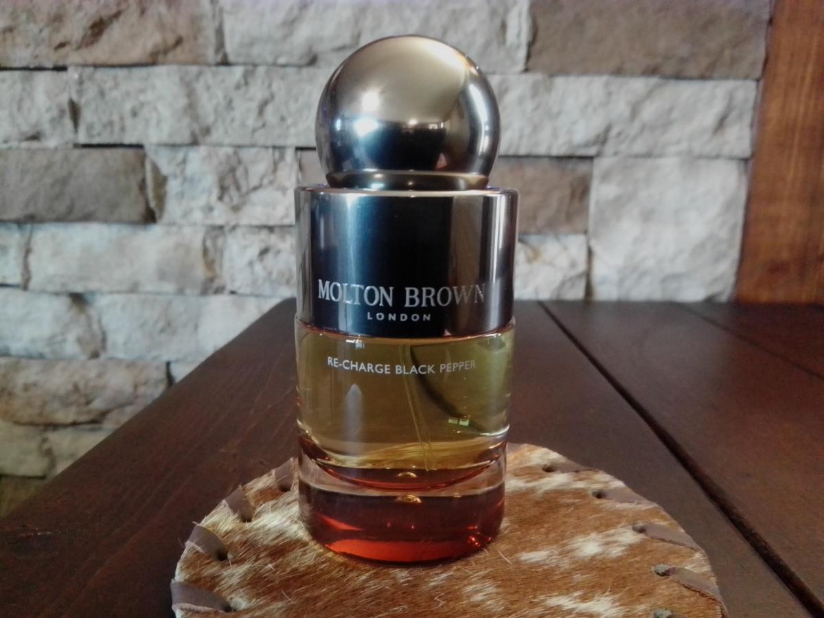 عطر ادکلن ری‌چارج بلک‌پپر مولتون براون - Re-charge Black Pepper Molton Brown - بررسی، قیمت و خرید