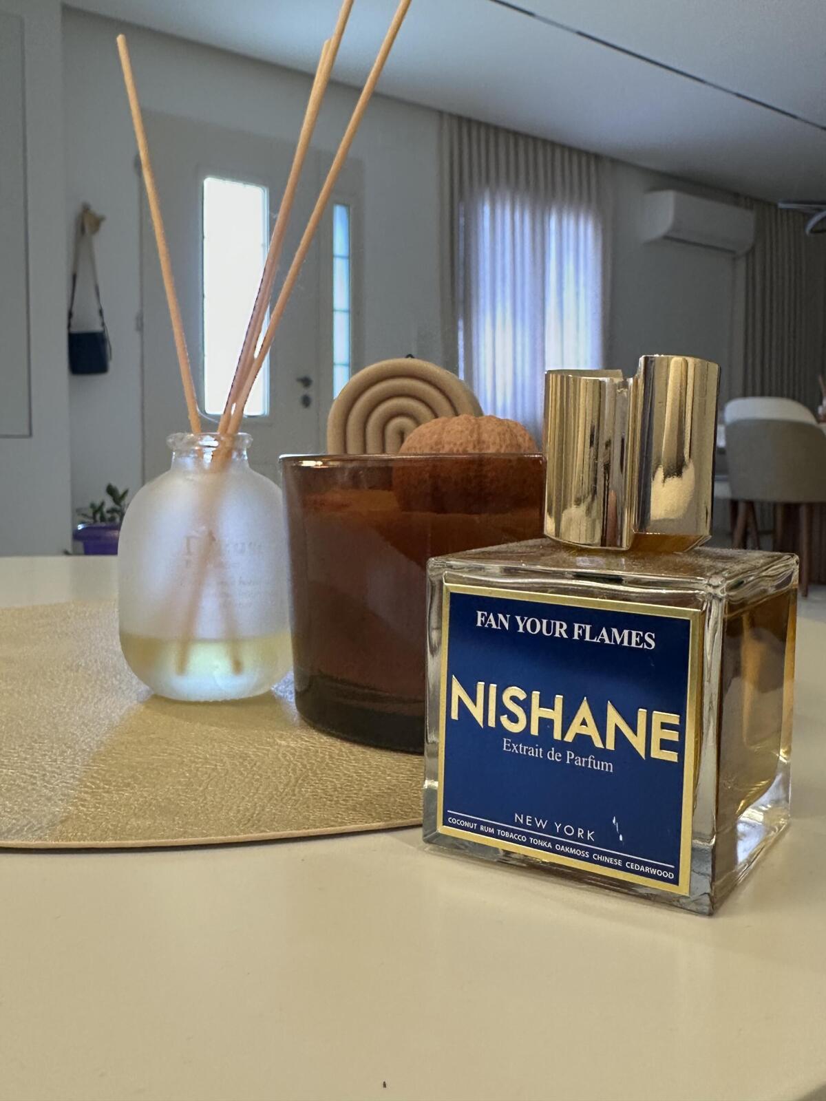 عطر ادکلن فن یور فلیمز نیشانه - Fan Your Flames Nishane - بررسی، قیمت و خرید