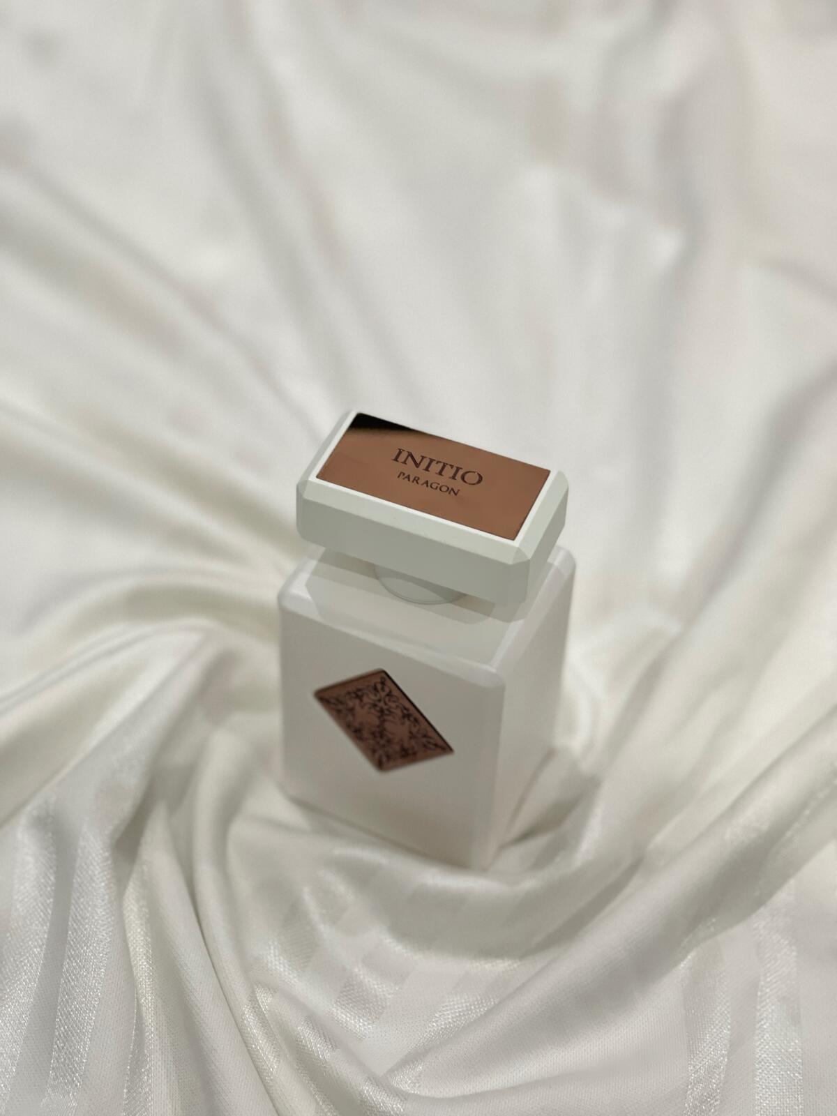 عطر ادکلن پراگون اینیسیو پارفومز پریوه - Paragon Initio Parfums Prives - بررسی، قیمت و خرید