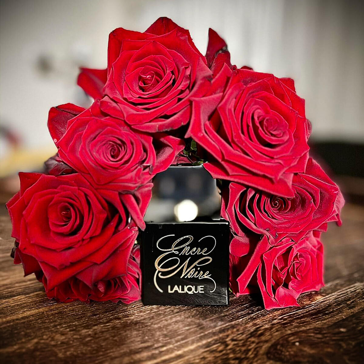 عطر ادکلن اینکر نویر پور اله لالیک - Encre Noire Pour Elle Lalique - بررسی، قیمت و خرید