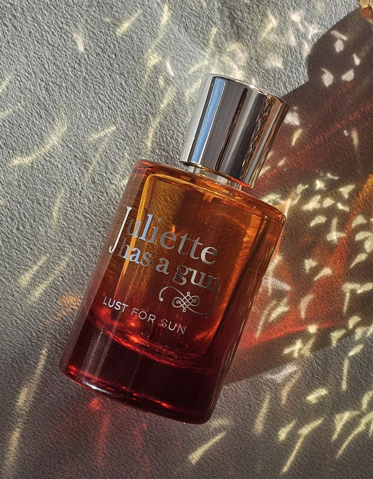 عطر ادکلن لست فور سان ژولیت هز ا گان - Lust for Sun Juliette Has A Gun - بررسی، قیمت و خرید
