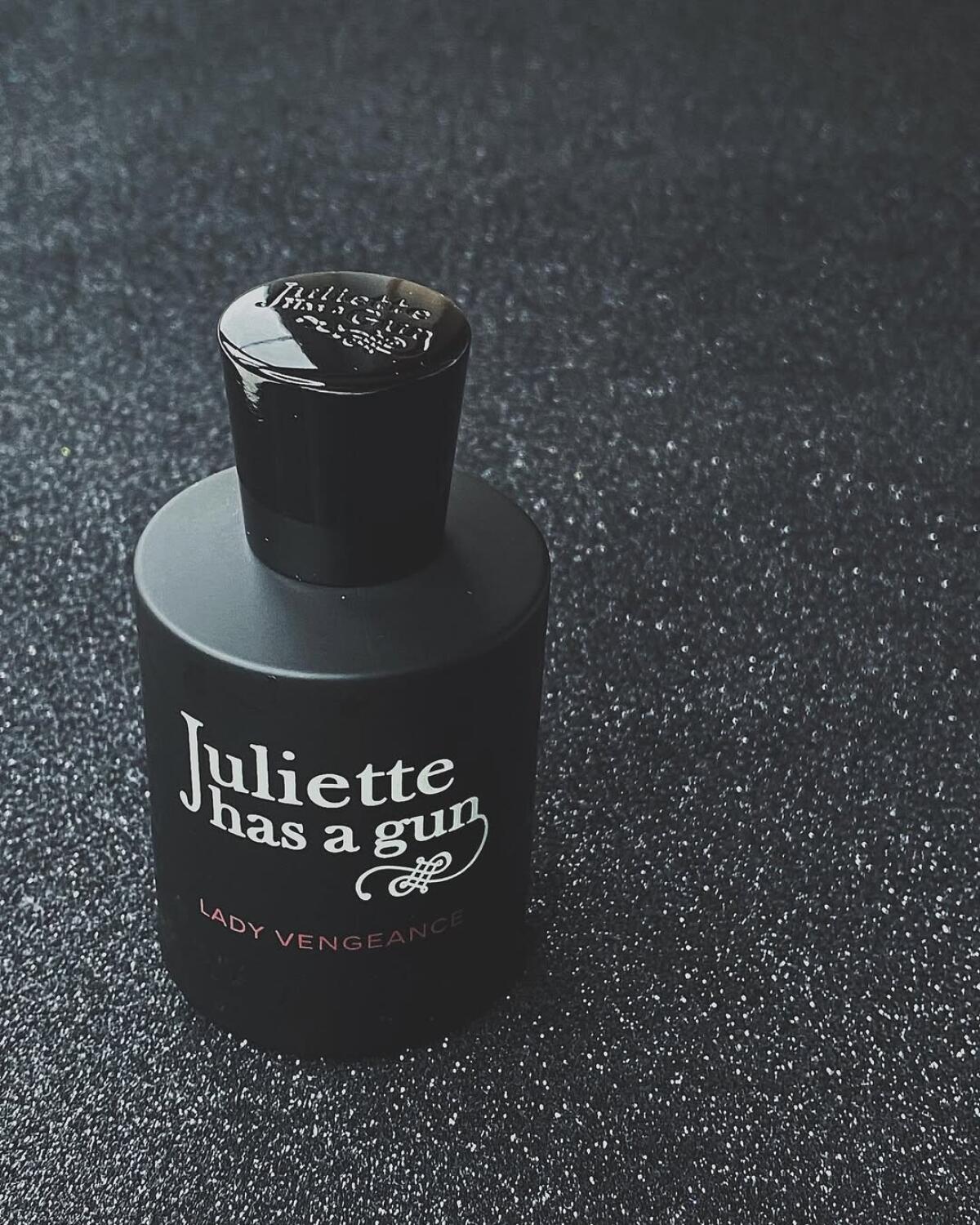 عطر ادکلن لیدی ونجنس ژولیت هز ا گان - Lady Vengeance Juliette Has A Gun - بررسی، قیمت و خرید