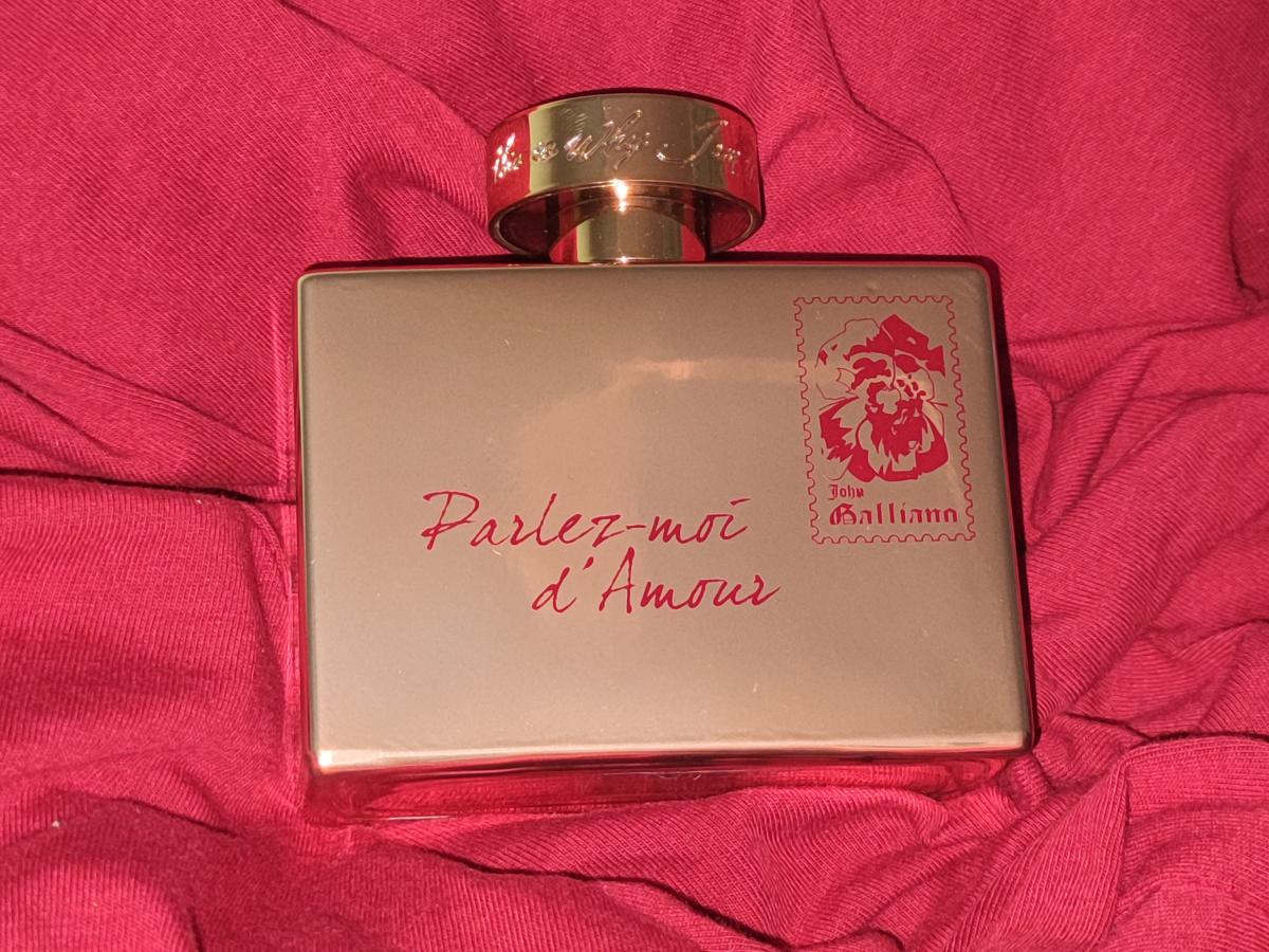 عطر ادکلن پغله موا داموغ گلد ادیشن جان گالیانو - Parlez-Moi d'Amour Gold Edition John Galliano - بررسی، قیمت و خرید