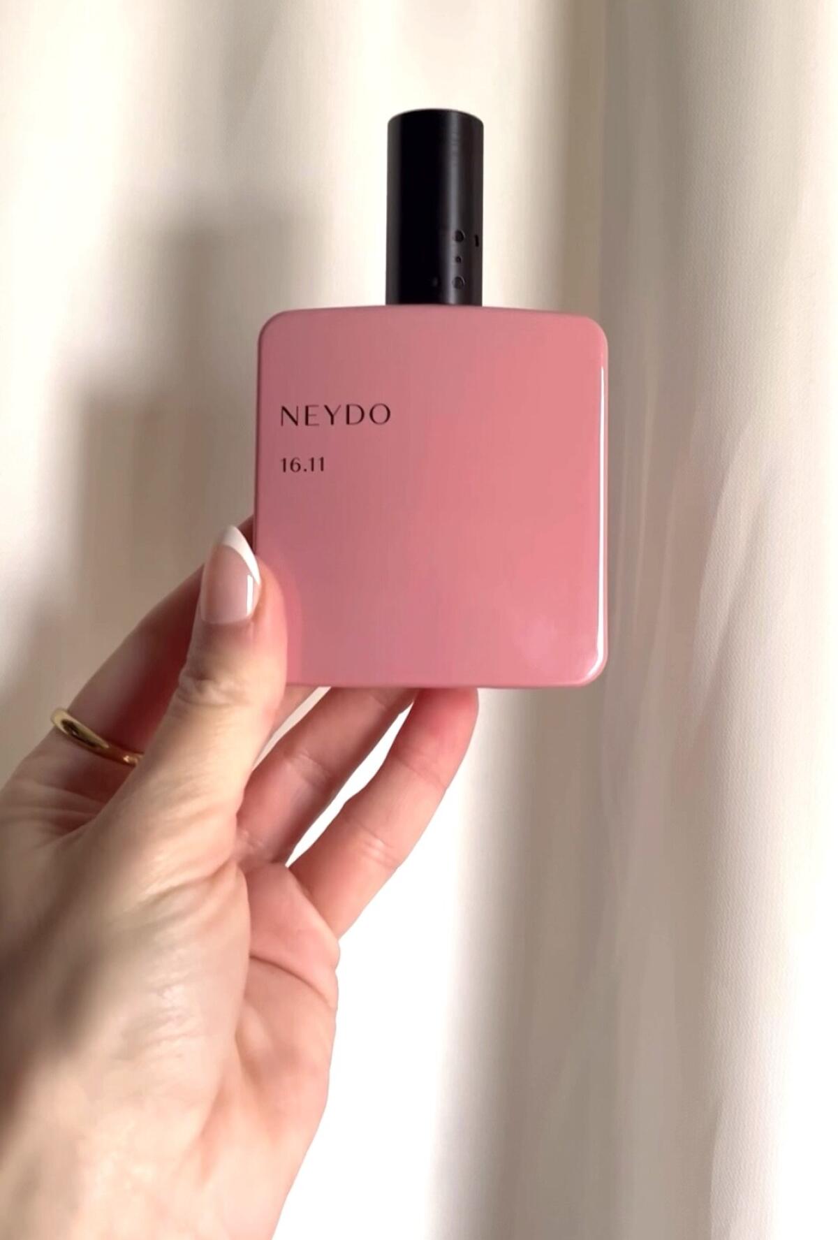 عطر ادکلن بلاند ردهد سیکسین پوینت الون نی‌دو - Blond Redhead 16.11 NEYDO - بررسی، قیمت و خرید