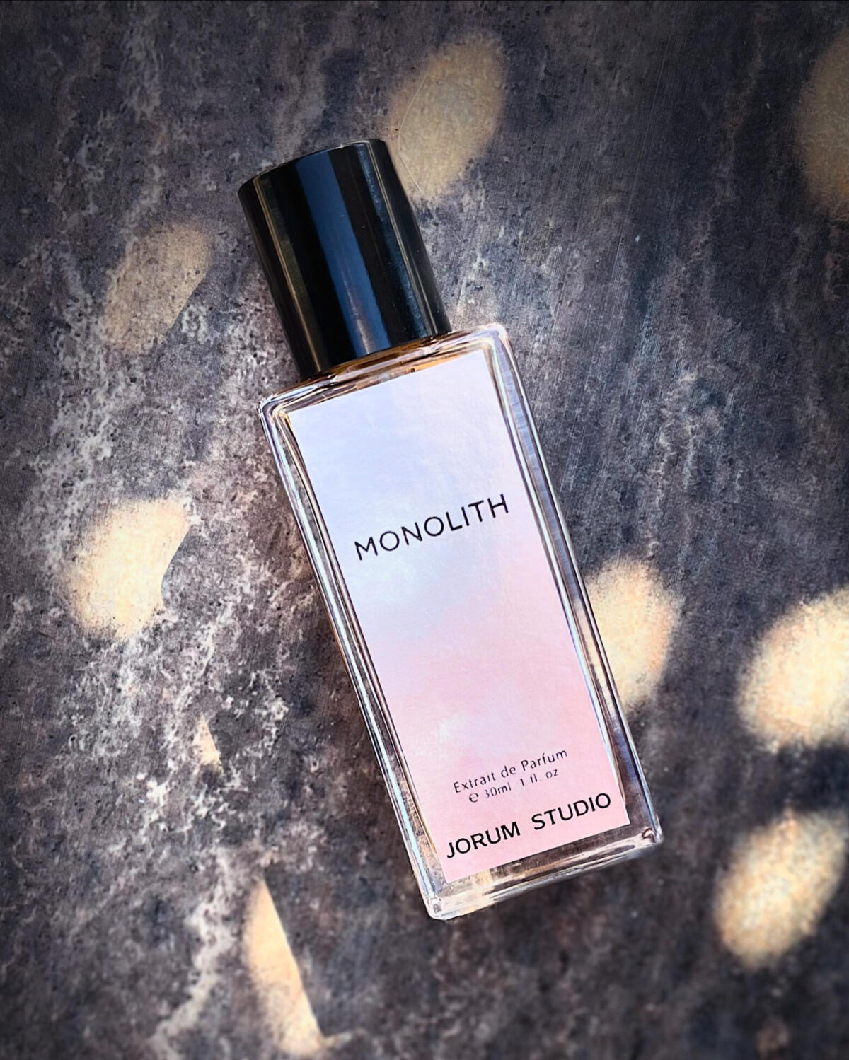 عطر ادکلن مونولیت جرم استودیو - Monolith Jorum Studio - بررسی، قیمت و خرید