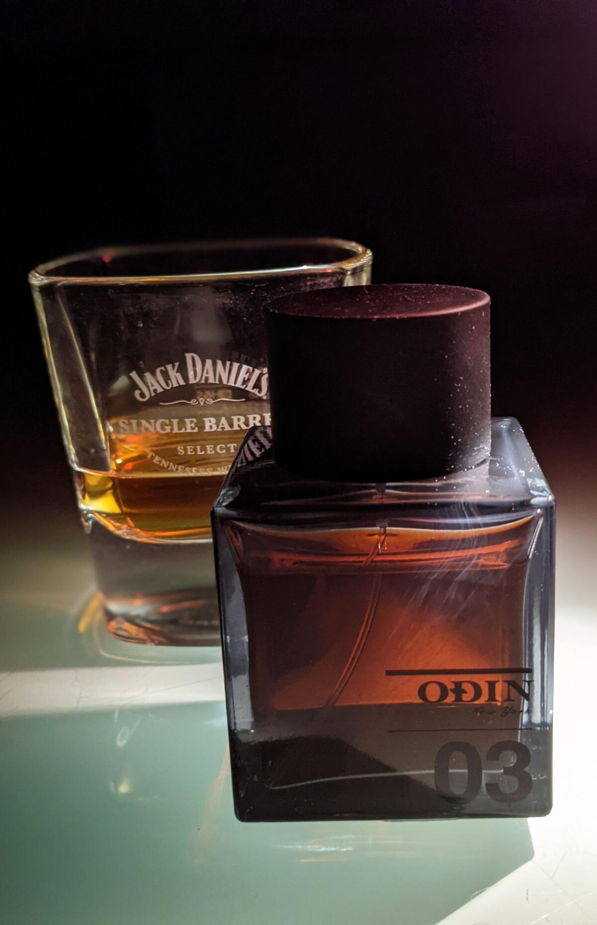 عطر ادکلن اوه تری سنچری اودین - 03 Century Odin - بررسی، قیمت و خرید