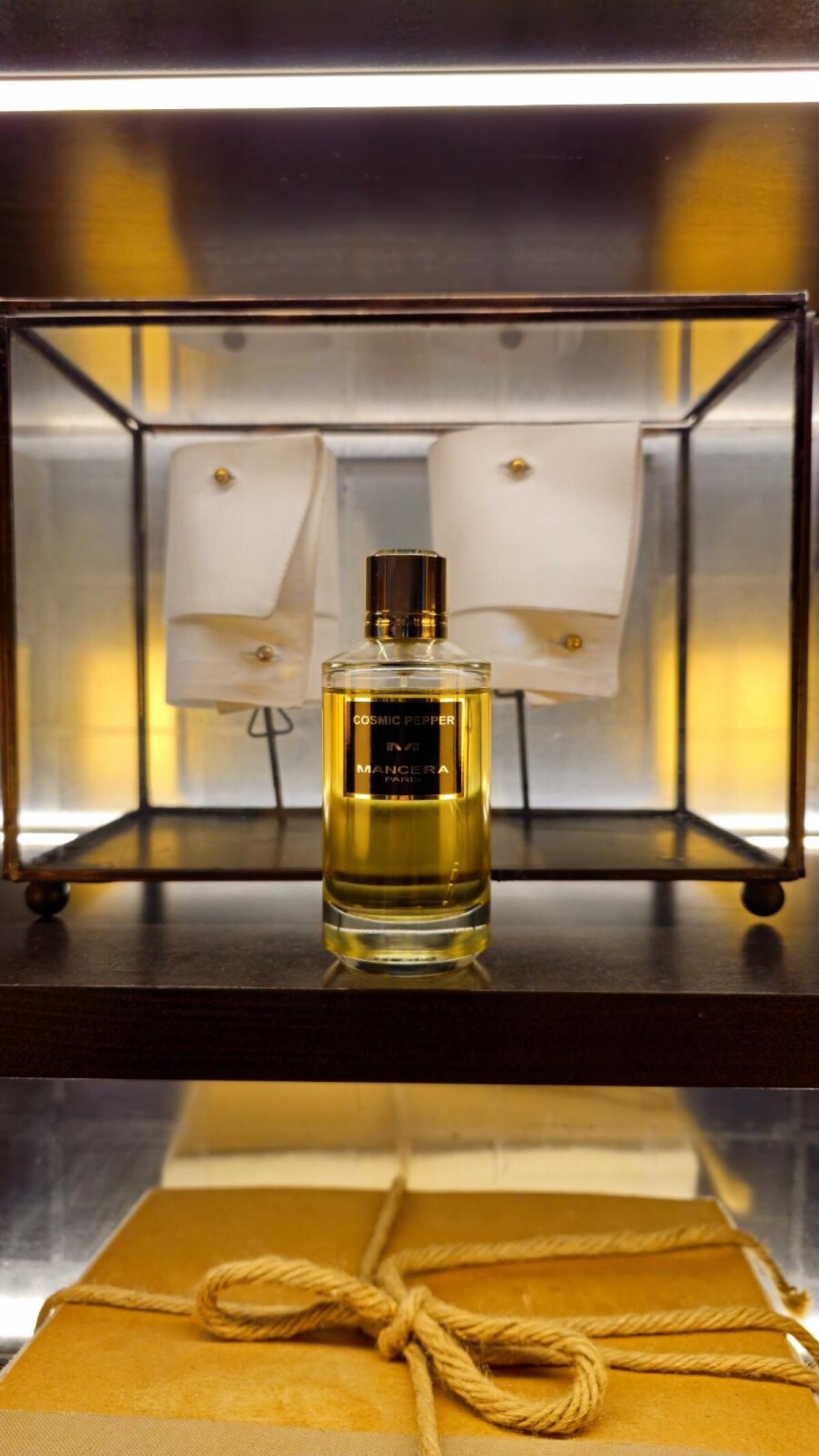 عطر ادکلن کازمیک پِپِر مانسِرا - Cosmic Pepper Mancera - بررسی، قیمت و خرید
