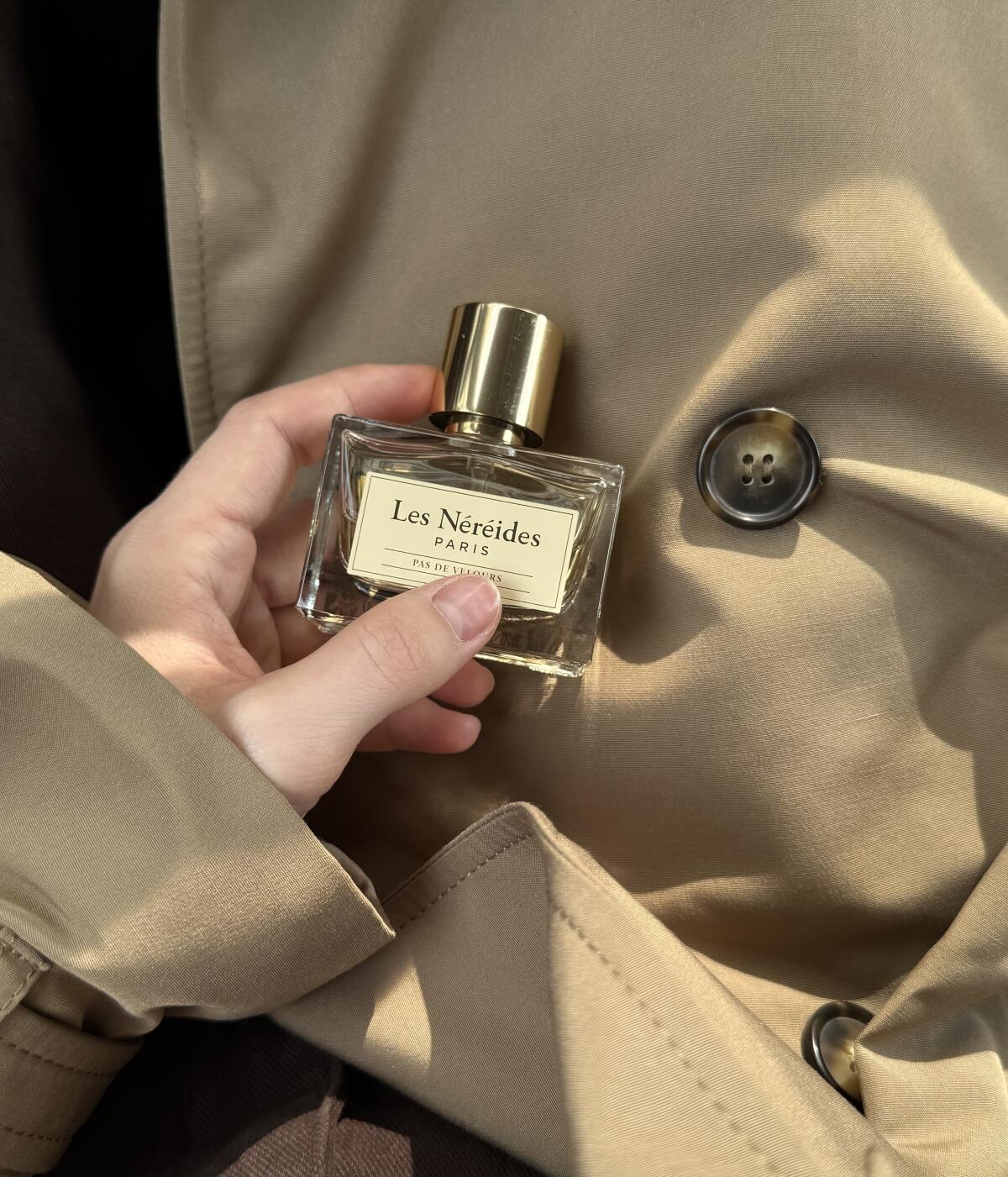 عطر ادکلن پادلوغ له نریدا - Pas De Velours Les Nereides - بررسی، قیمت و خرید