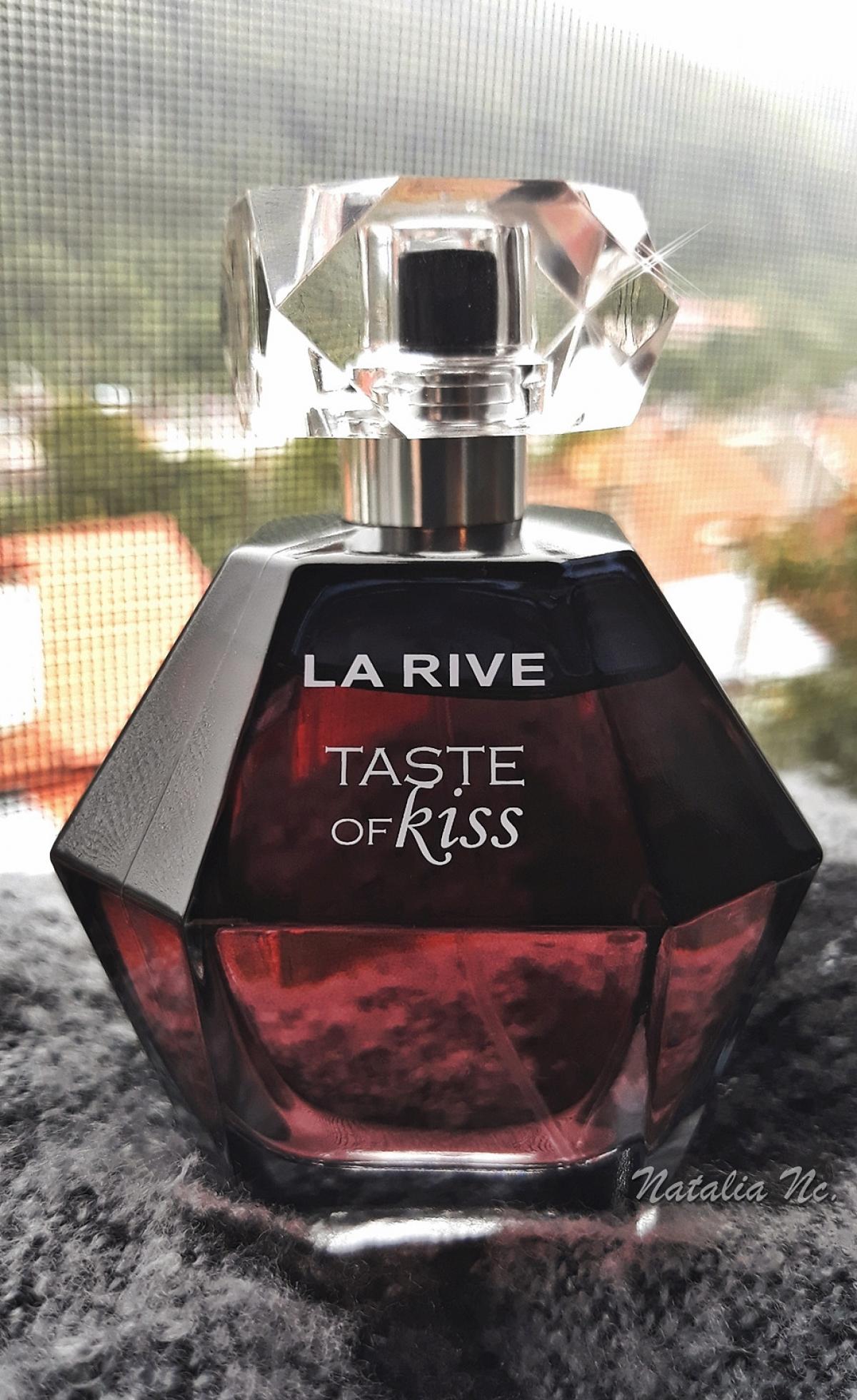 عطر ادکلن تیست آو کیس لاریو - Taste of Kiss La Rive - بررسی، قیمت و خرید