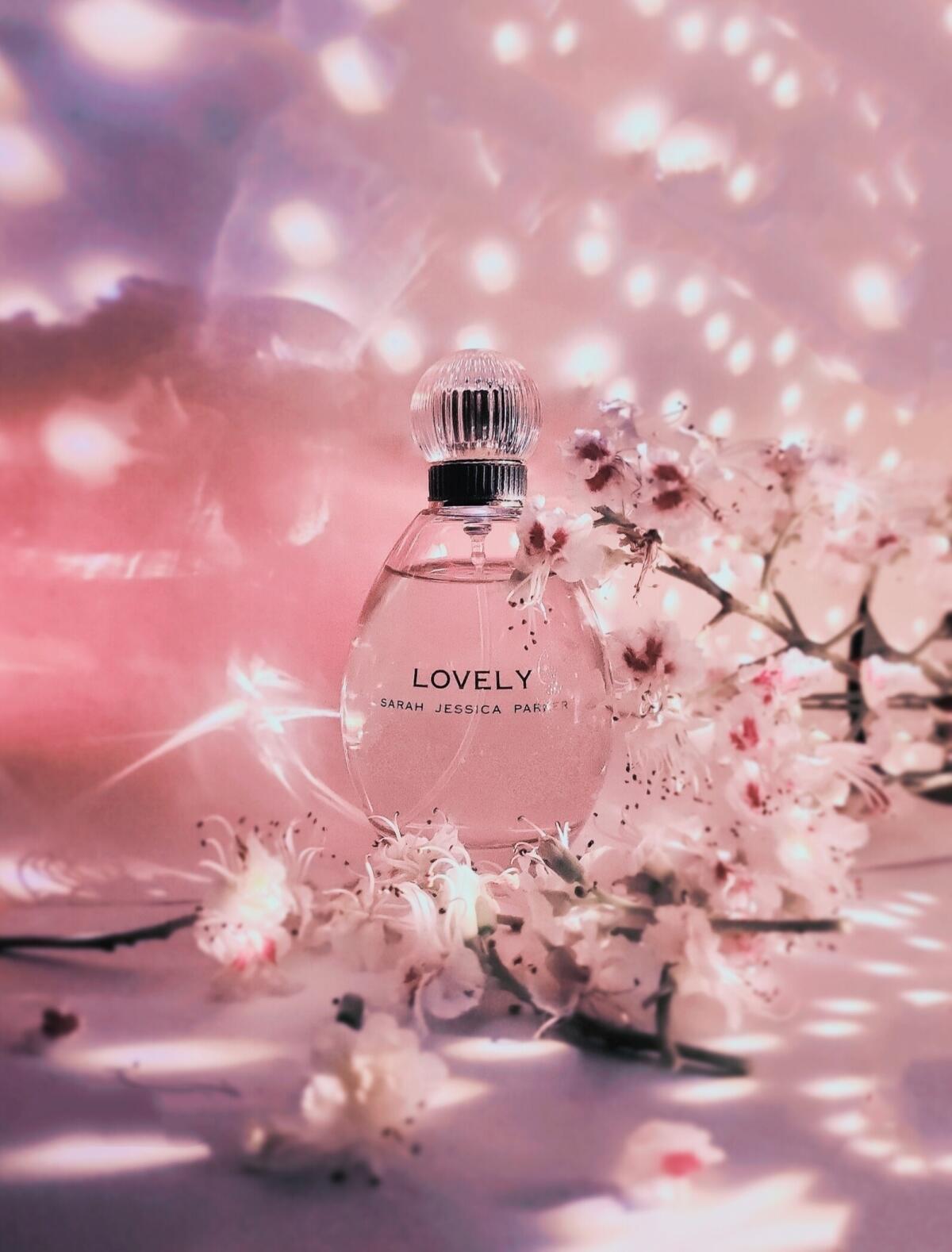 عطر ادکلن لاولی سارا جسیکا پارکر - Lovely Sarah Jessica Parker - بررسی، قیمت و خرید