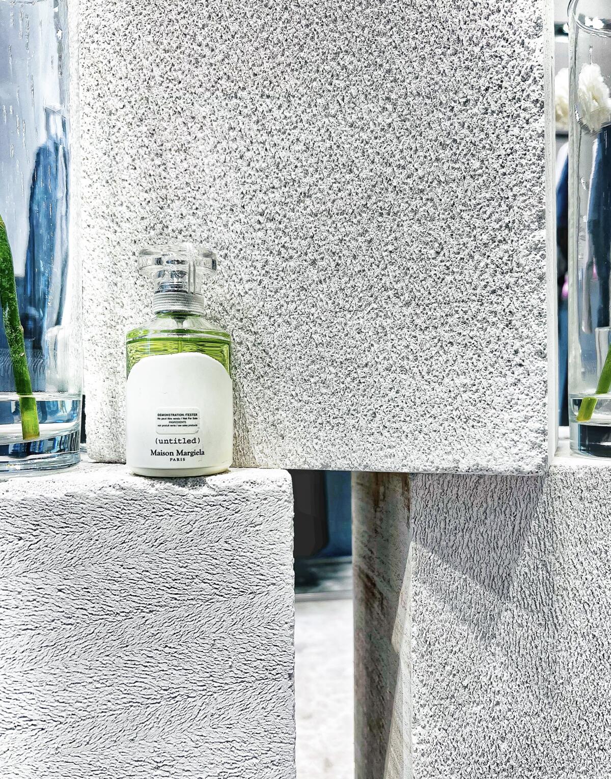 عطر ادکلن آنتایتلد مِیزُن مارتین مارژلا - (untitled) Maison Martin Margiela - بررسی، قیمت و خرید