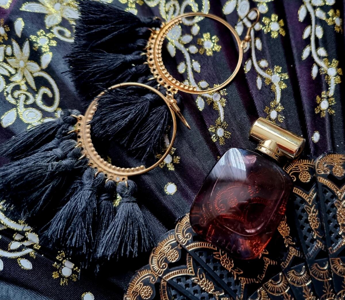 عطر ادکلن لِکس‌تاس نینا ریچی - L’Extase Nina Ricci - بررسی، قیمت و خرید