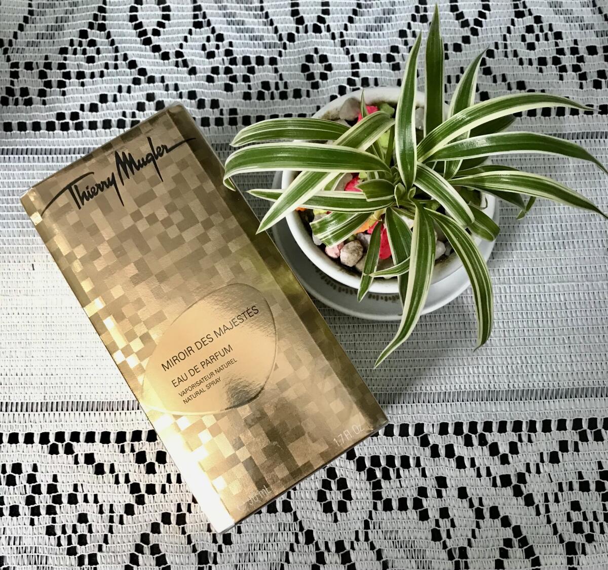 عطر ادکلن میرور میرور کالکشن - میروآر دس ماژست موگلر - Mirror Mirror Collection - Miroir des Majestes Mugler - بررسی، قیمت و خرید