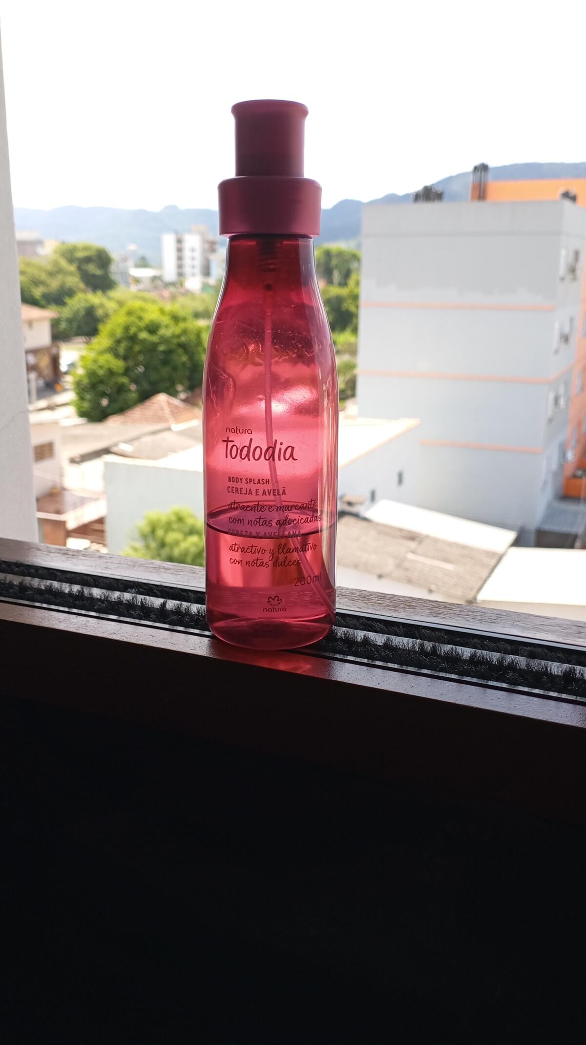 عطر ادکلن سرژا او آولان ناتورا - Cereja e Avelã Natura - بررسی، قیمت و خرید