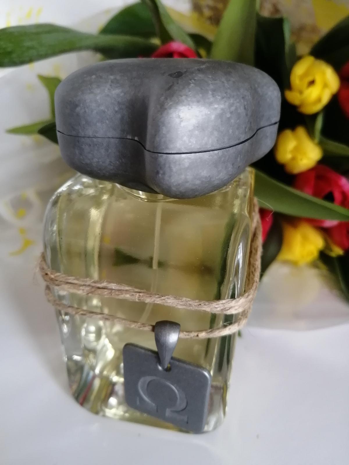 عطر ادکلن اُمگا مندیتوروسا - Omega Mendittorosa - بررسی، قیمت و خرید