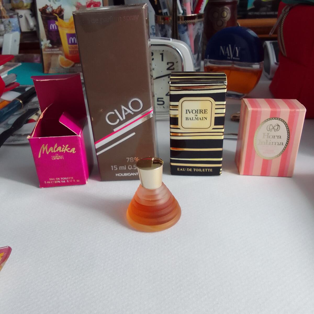 عطر ادکلن هورا اینتیما جولی بورک پرفیومز - Hora Íntima Julie Burk Perfumes - بررسی، قیمت و خرید