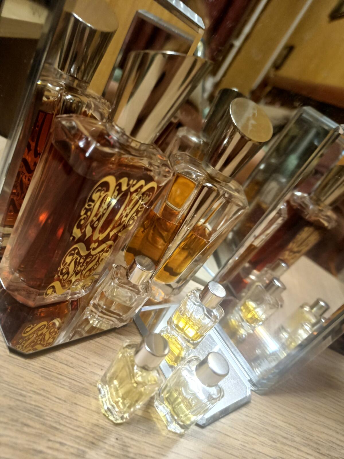 عطر ادکلن میرور میرور کالکشن - میروآر دس ماژست موگلر - Mirror Mirror Collection - Miroir des Majestes Mugler - بررسی، قیمت و خرید