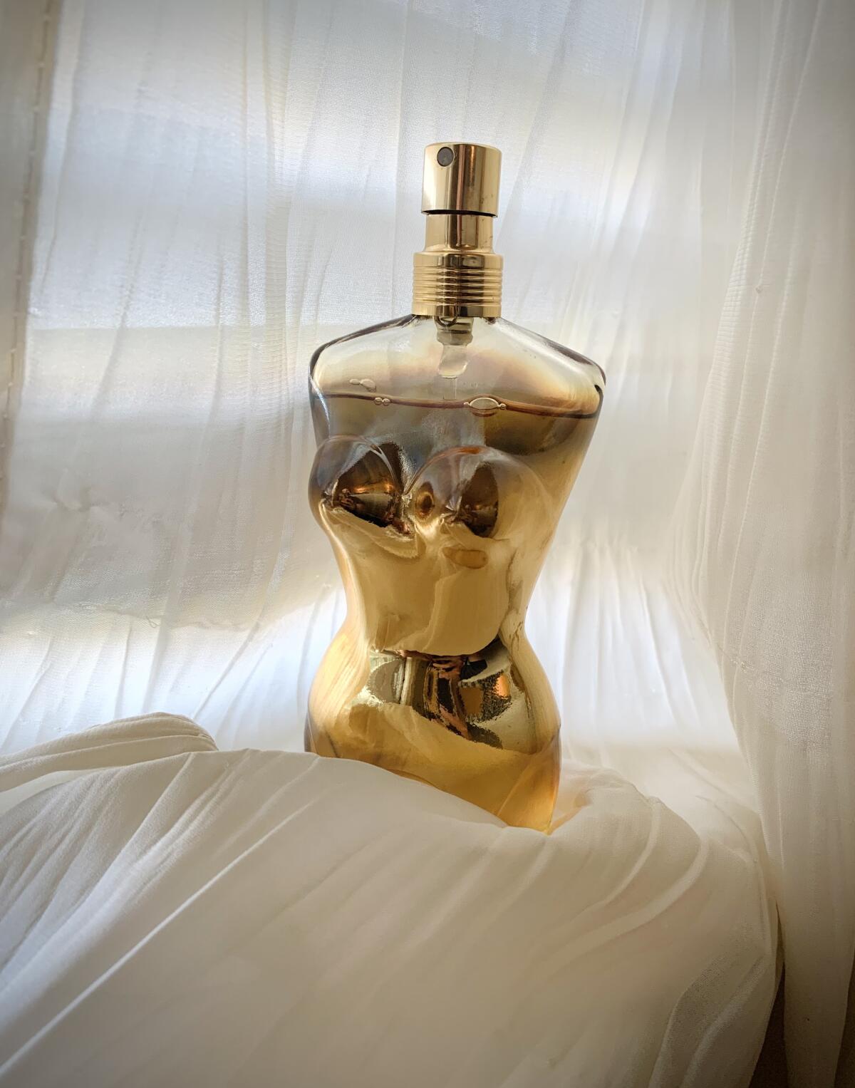 عطر ادکلن کلاسیک او دو پرفیوم ژان پل گوتیه - Classique Eau de Parfum Jean Paul Gaultier - بررسی، قیمت و خرید