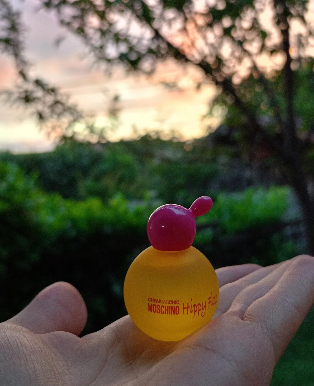 عطر ادکلن چیپ اند چیک هیپی فیز موشینو - Cheap and Chic Hippy Fizz Moschino - بررسی، قیمت و خرید